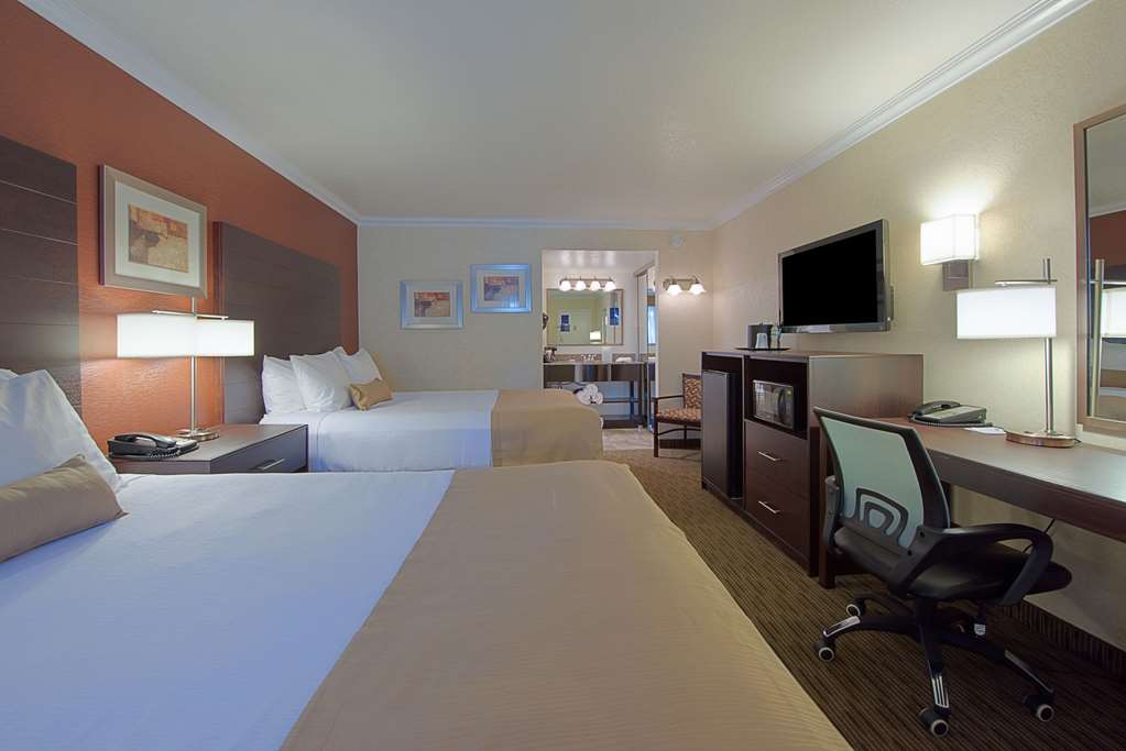 Best Western InnSuites Phoenix Hotel & Suites