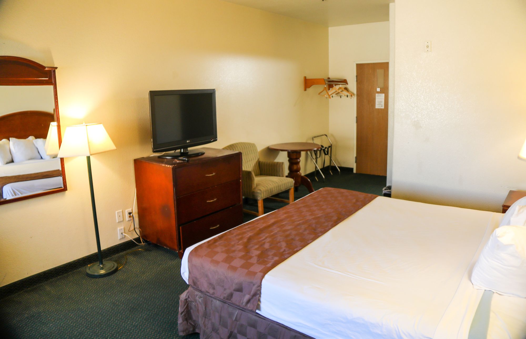 Budget Inn Suites