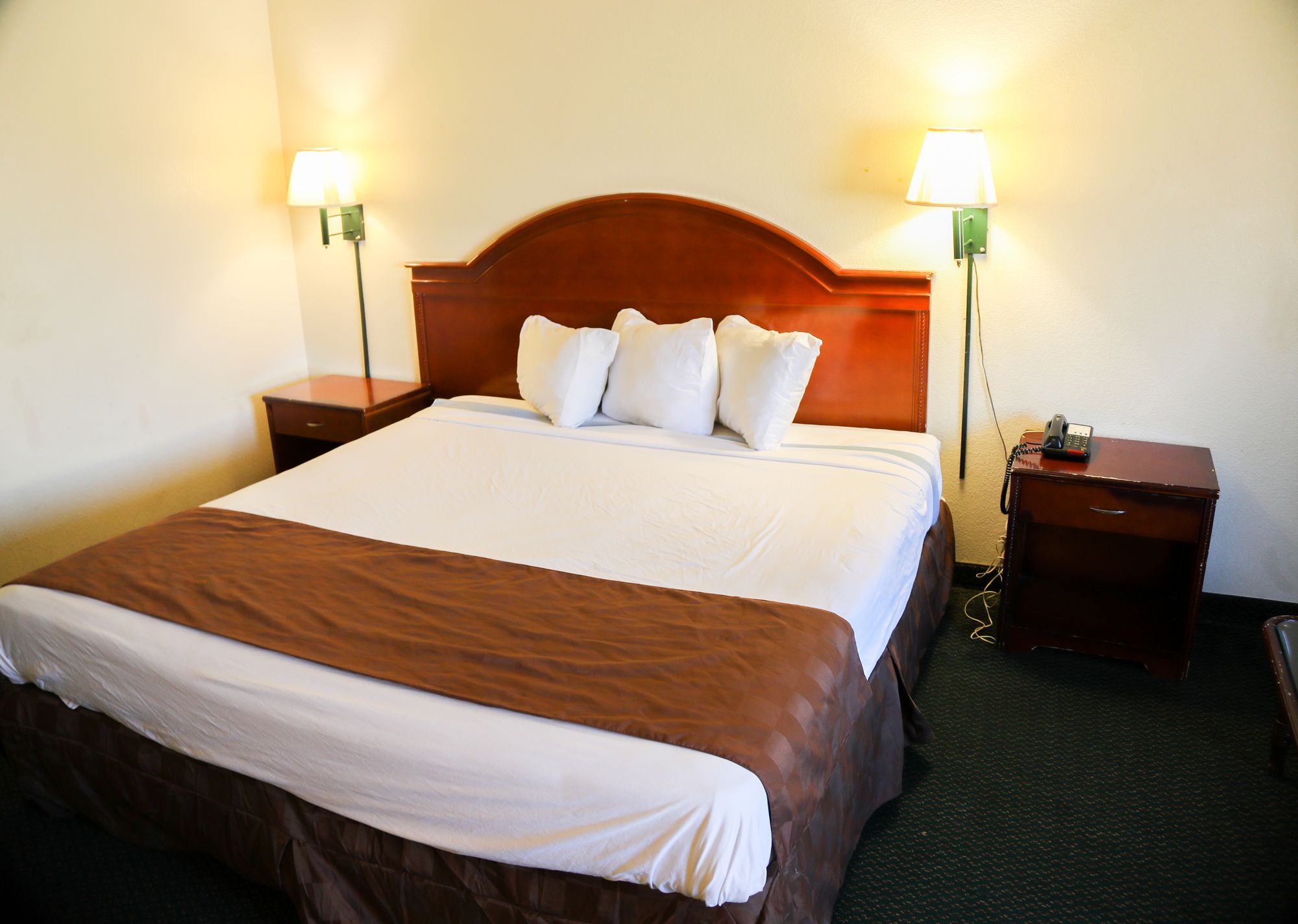 Budget Inn Suites