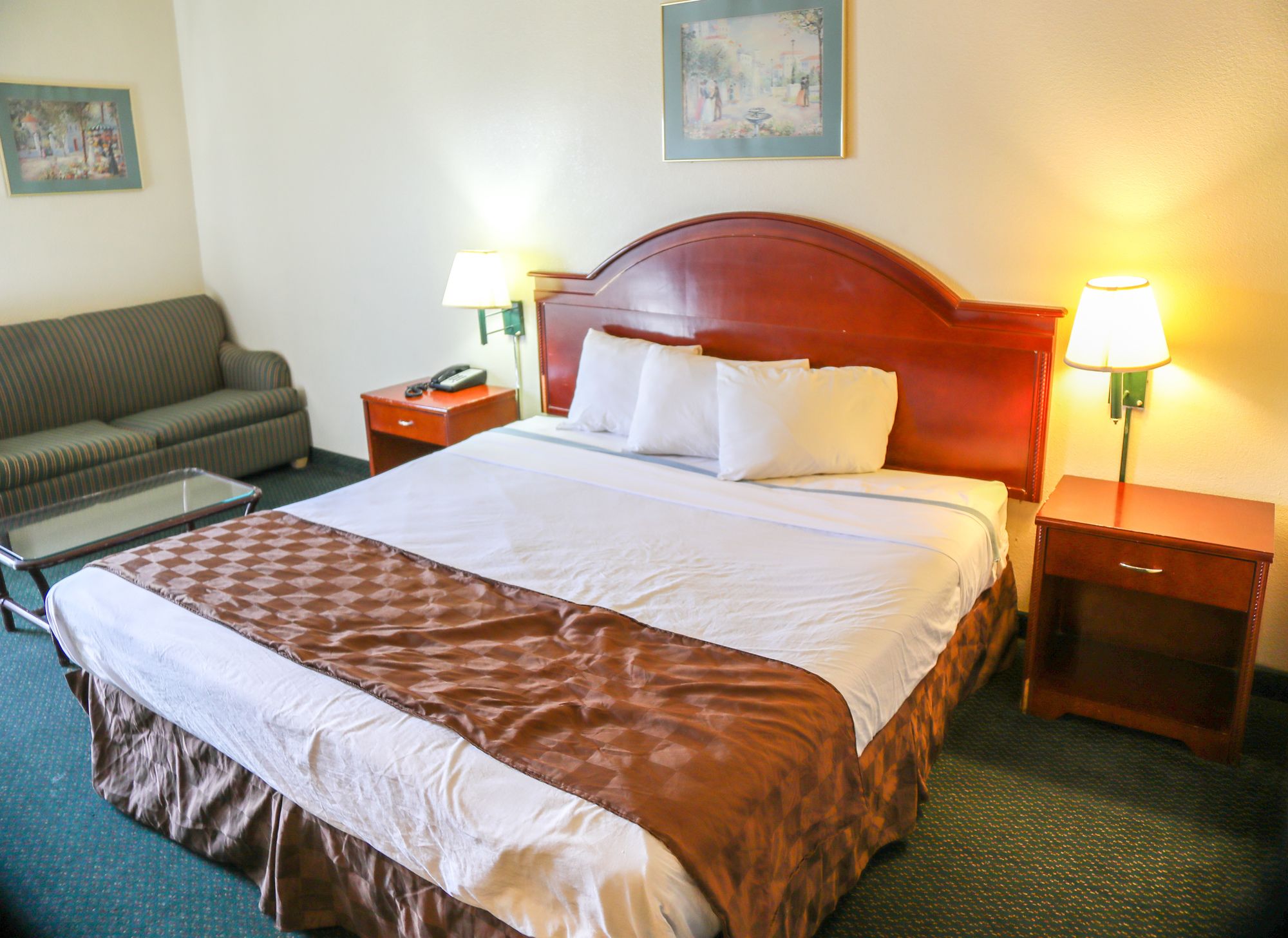 Budget Inn Suites