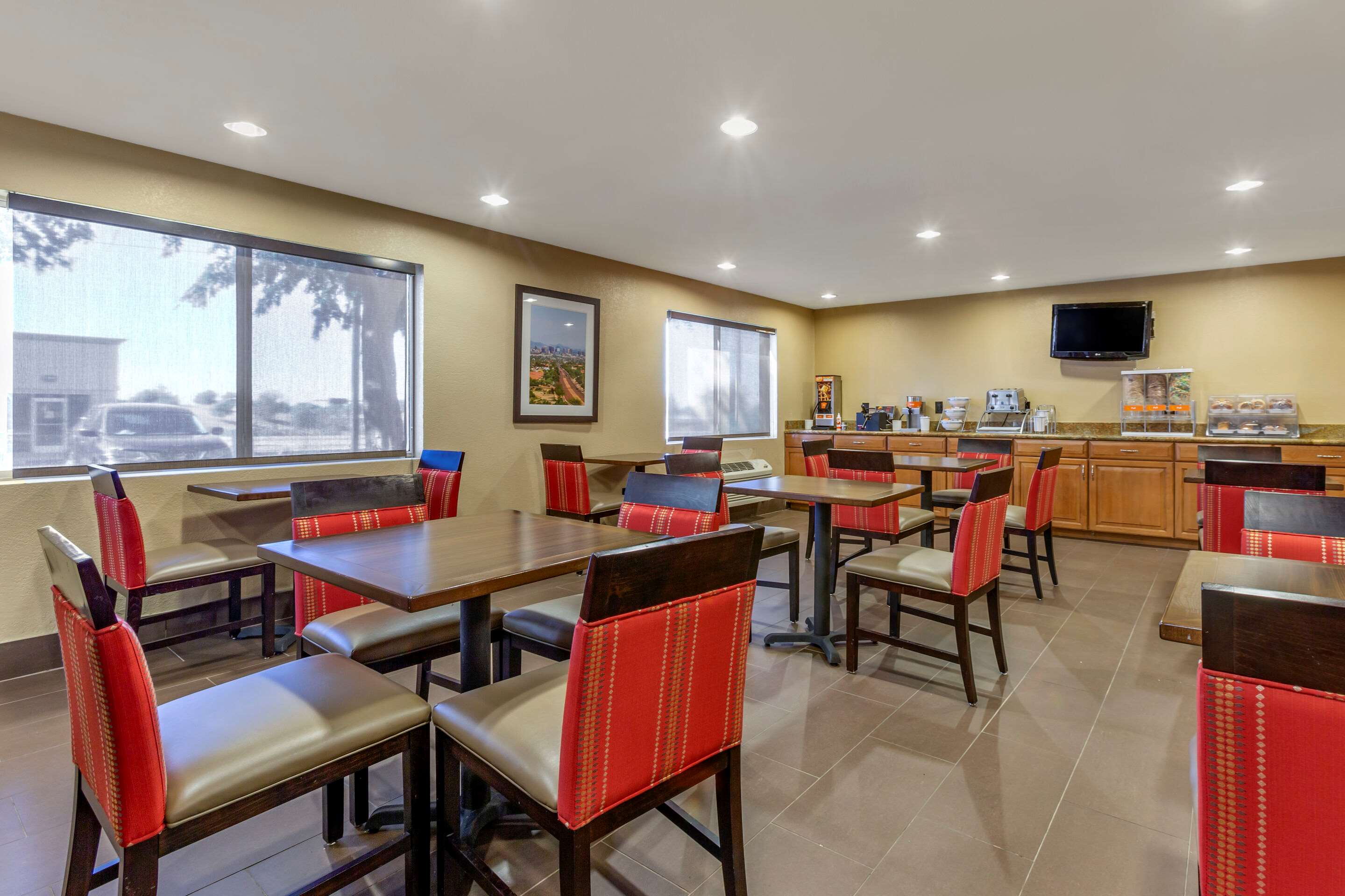 Comfort Inn & Suites