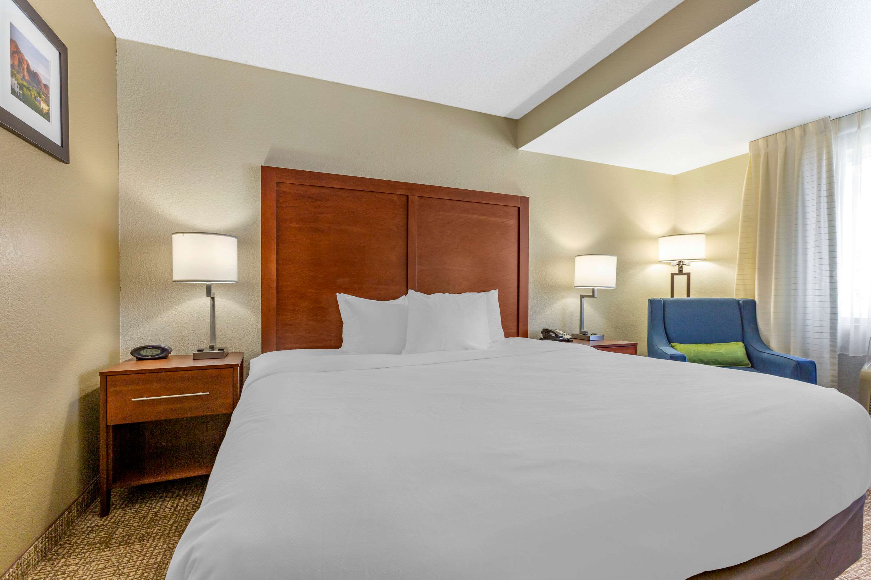 Comfort Inn & Suites