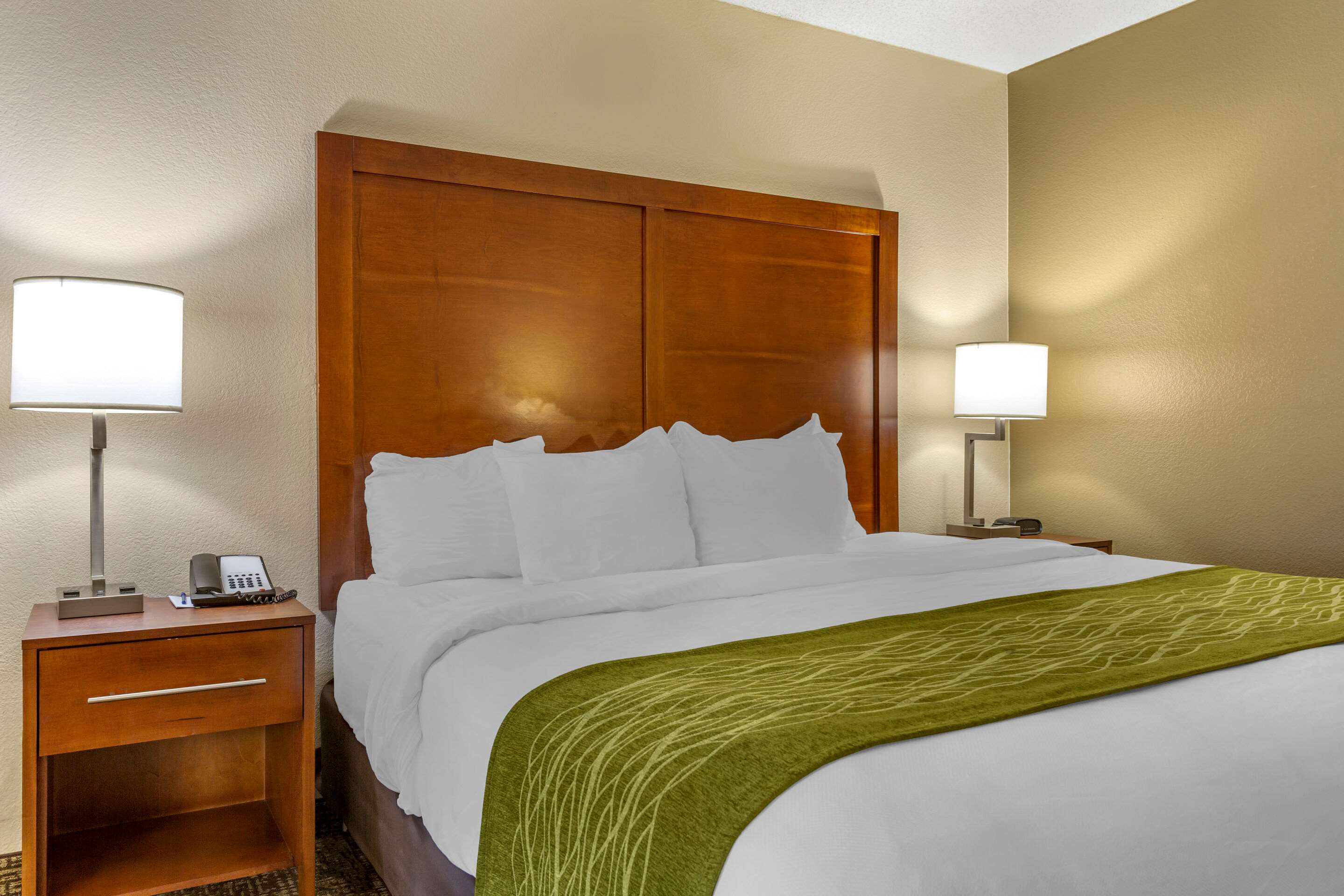 Comfort Inn & Suites