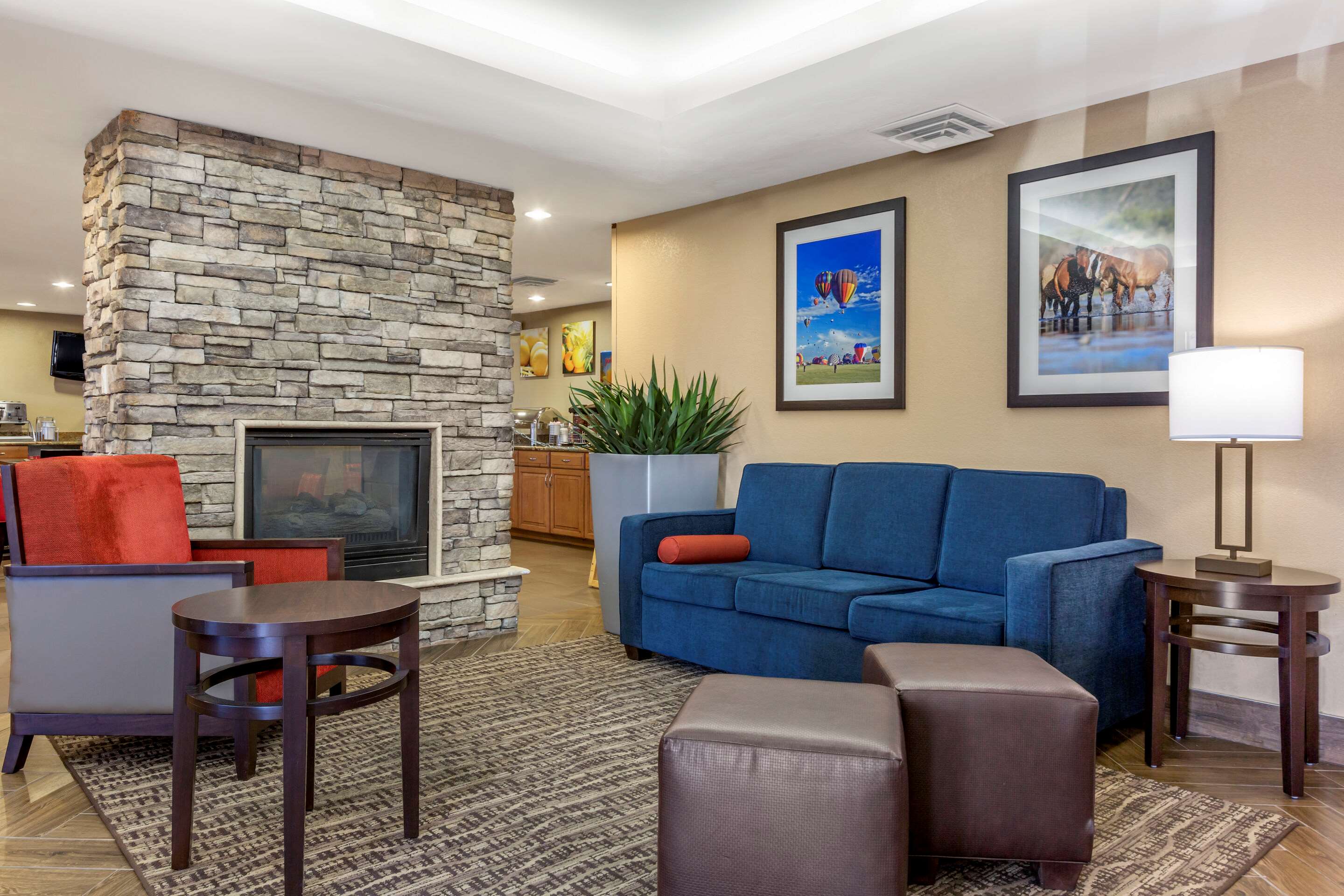 Comfort Inn & Suites