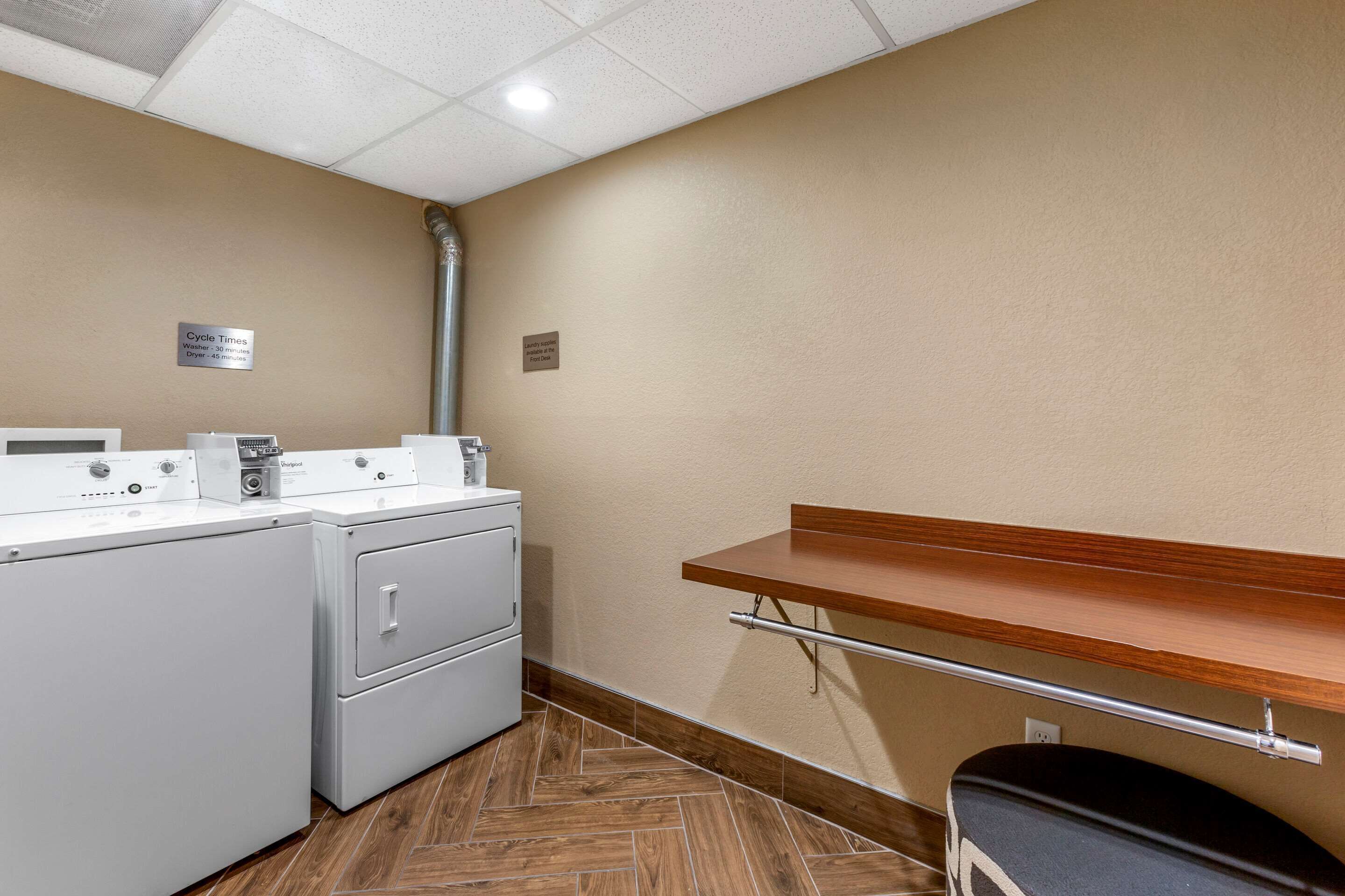 Comfort Inn & Suites