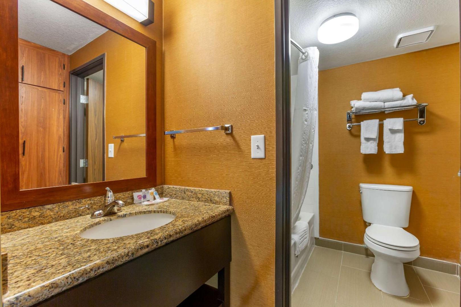 Comfort Inn & Suites
