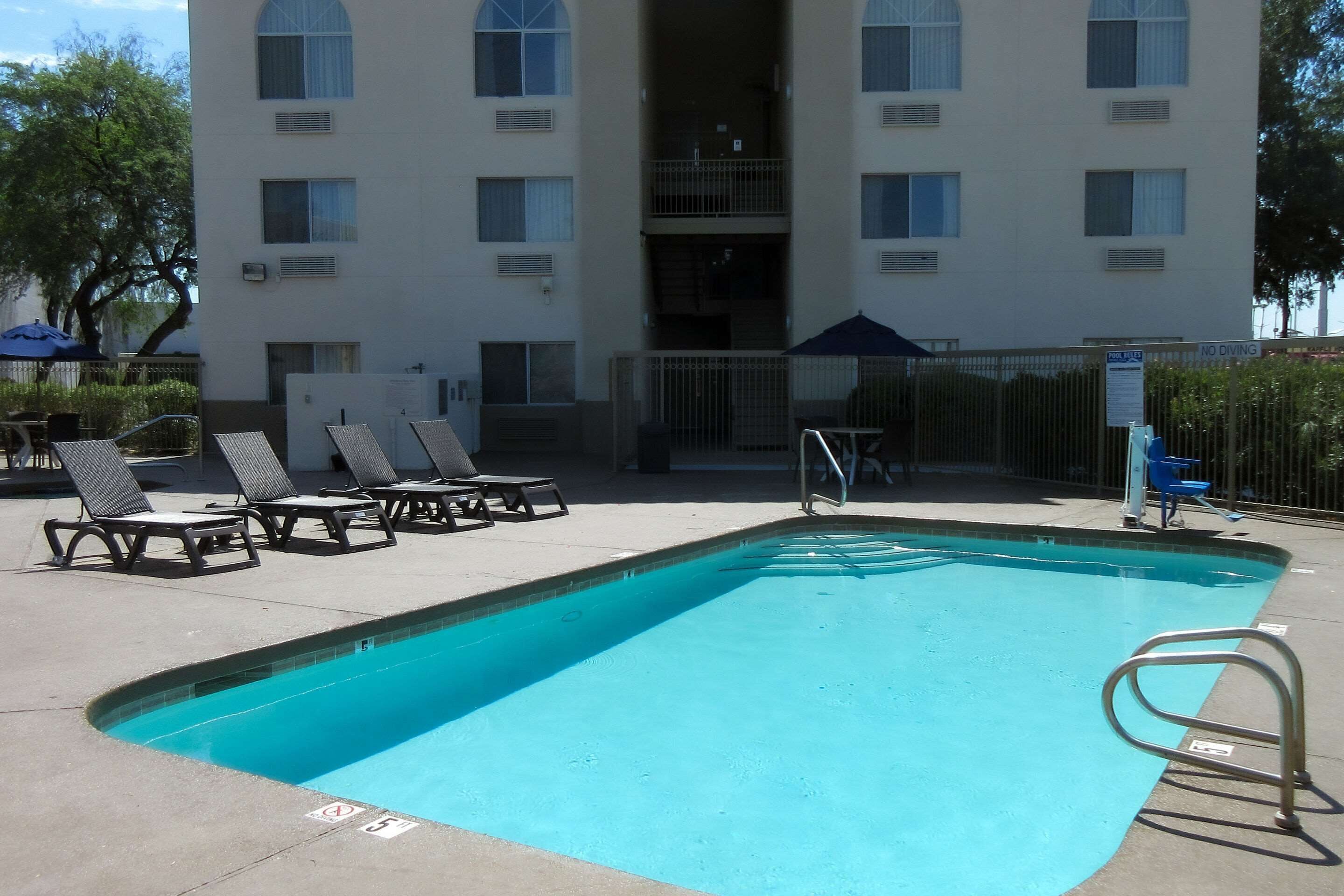 Comfort Inn & Suites