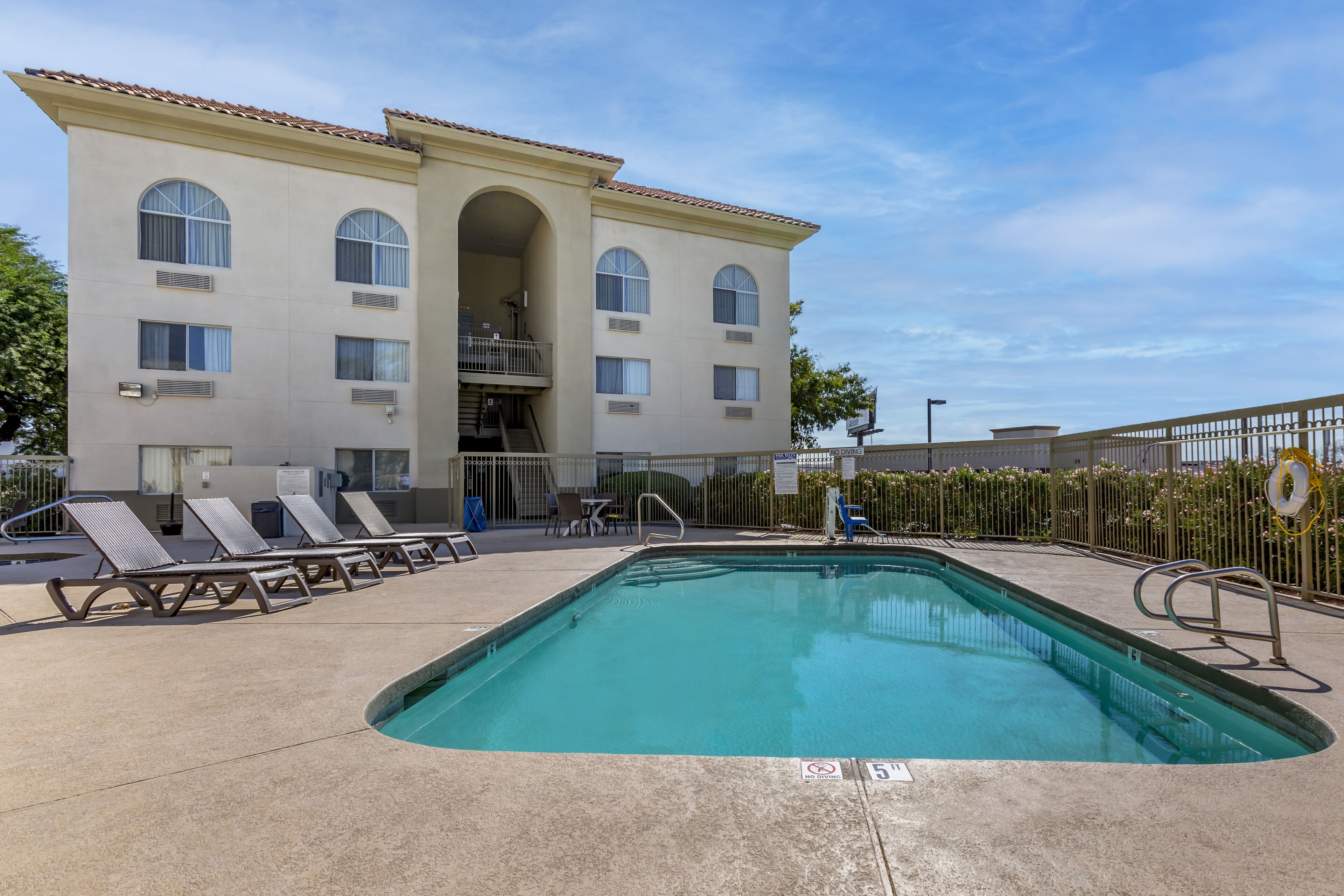 Comfort Inn & Suites