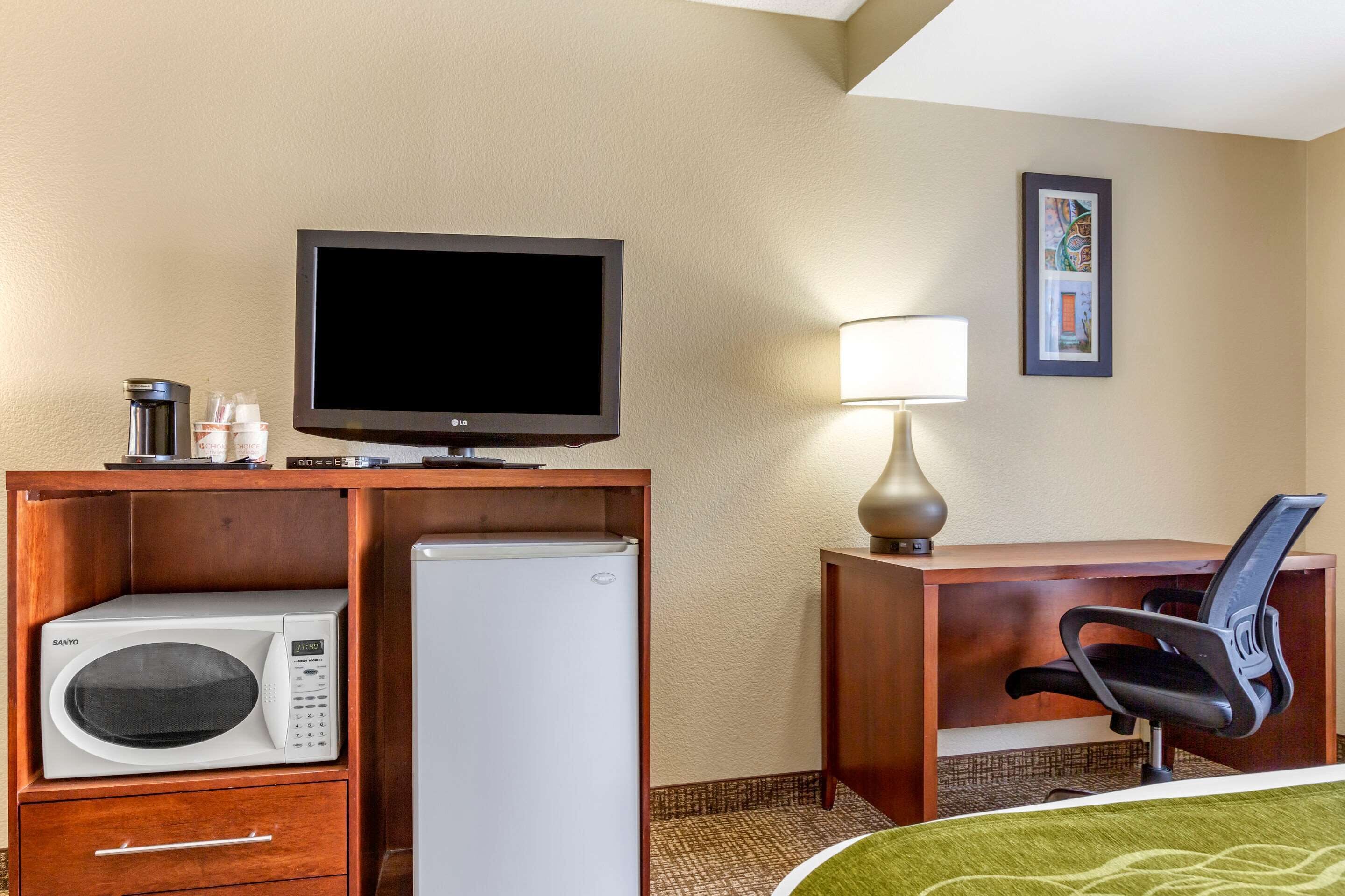 Comfort Inn & Suites