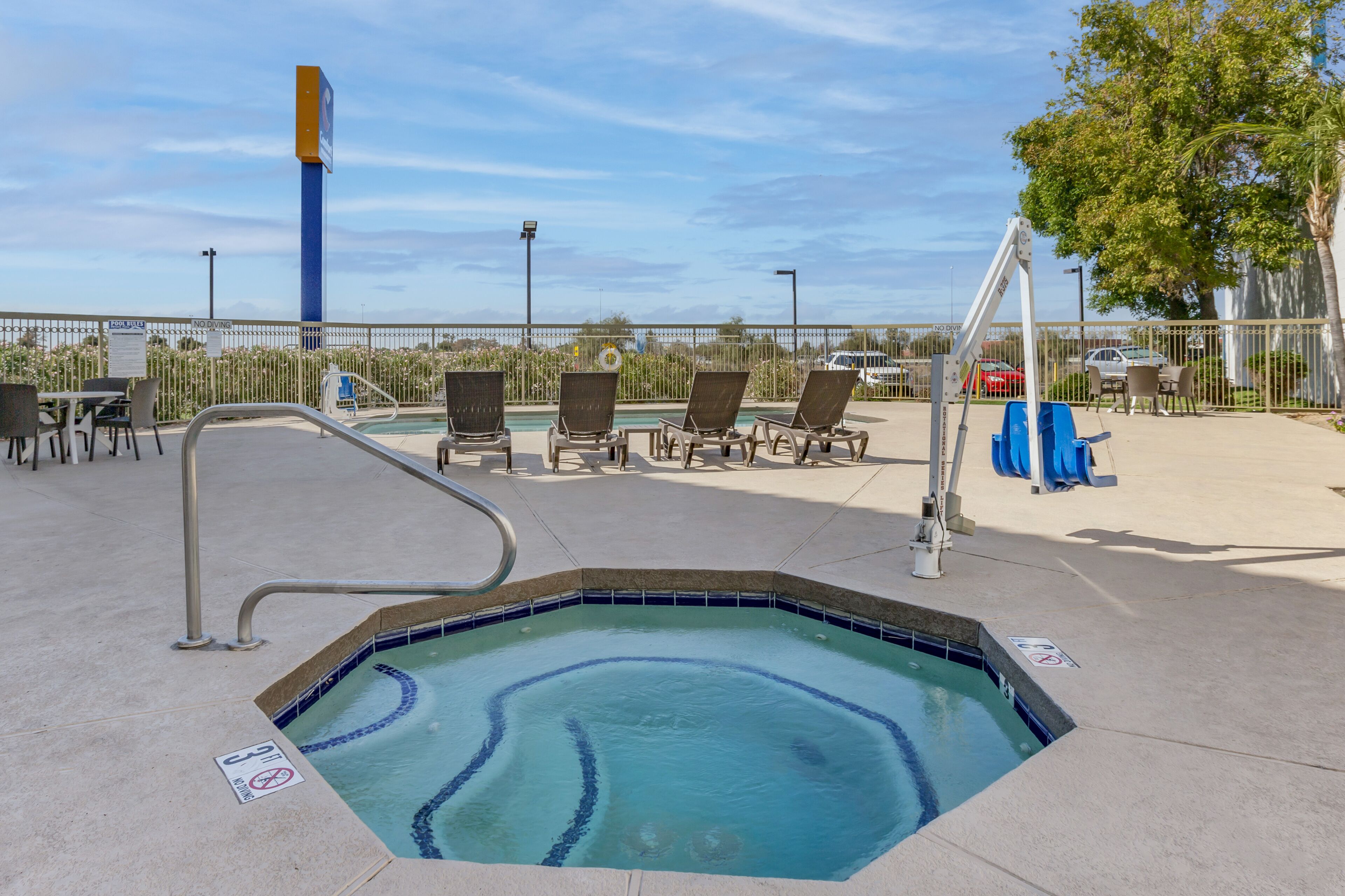 Comfort Inn & Suites