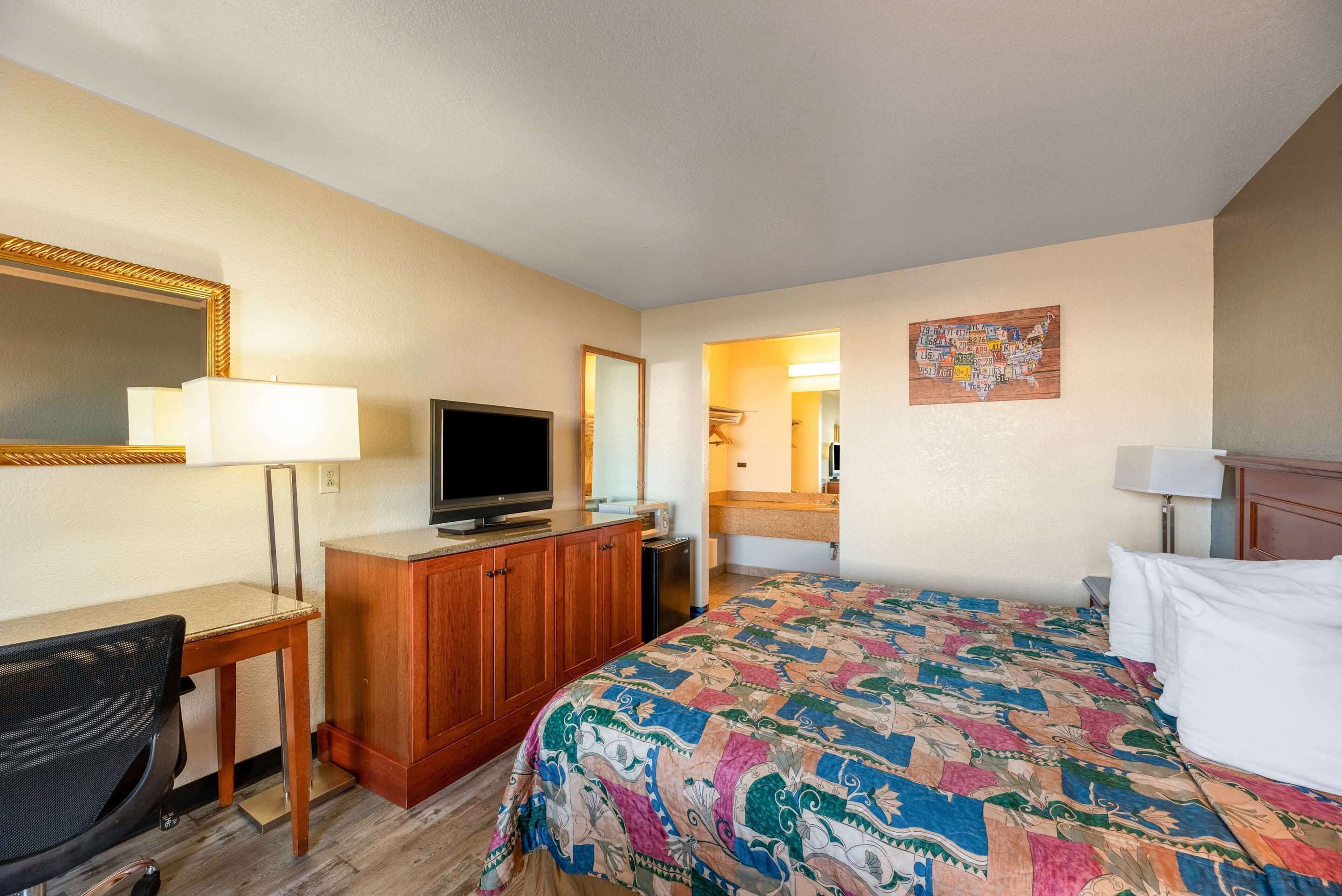 Econo Lodge Phoenix North I-17