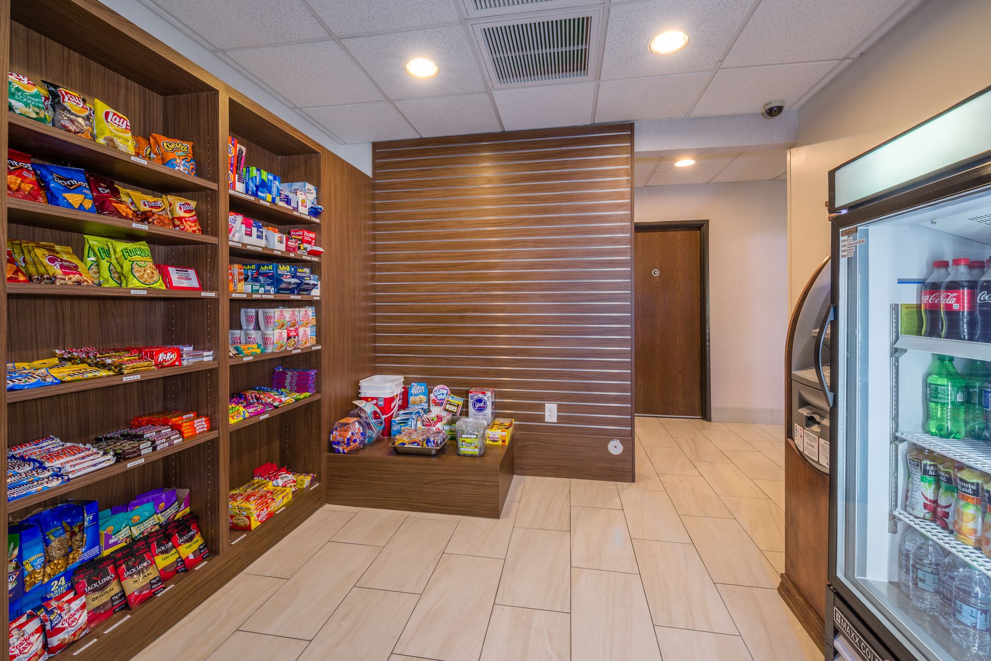 Holiday Inn Express & Suites Phoenix Airport