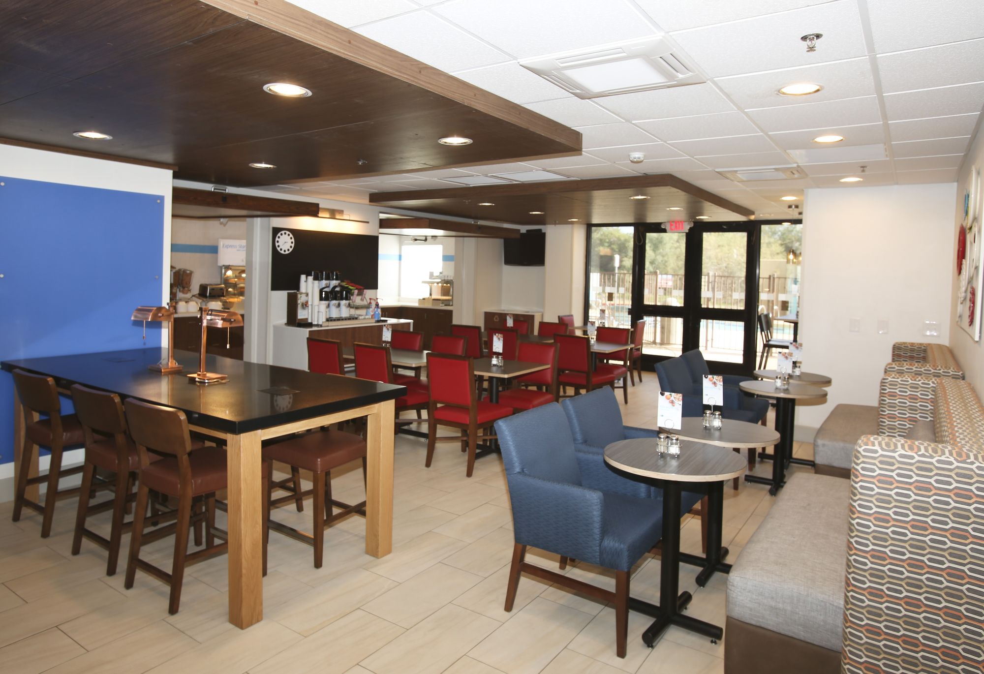 Holiday Inn Express & Suites Phoenix Airport