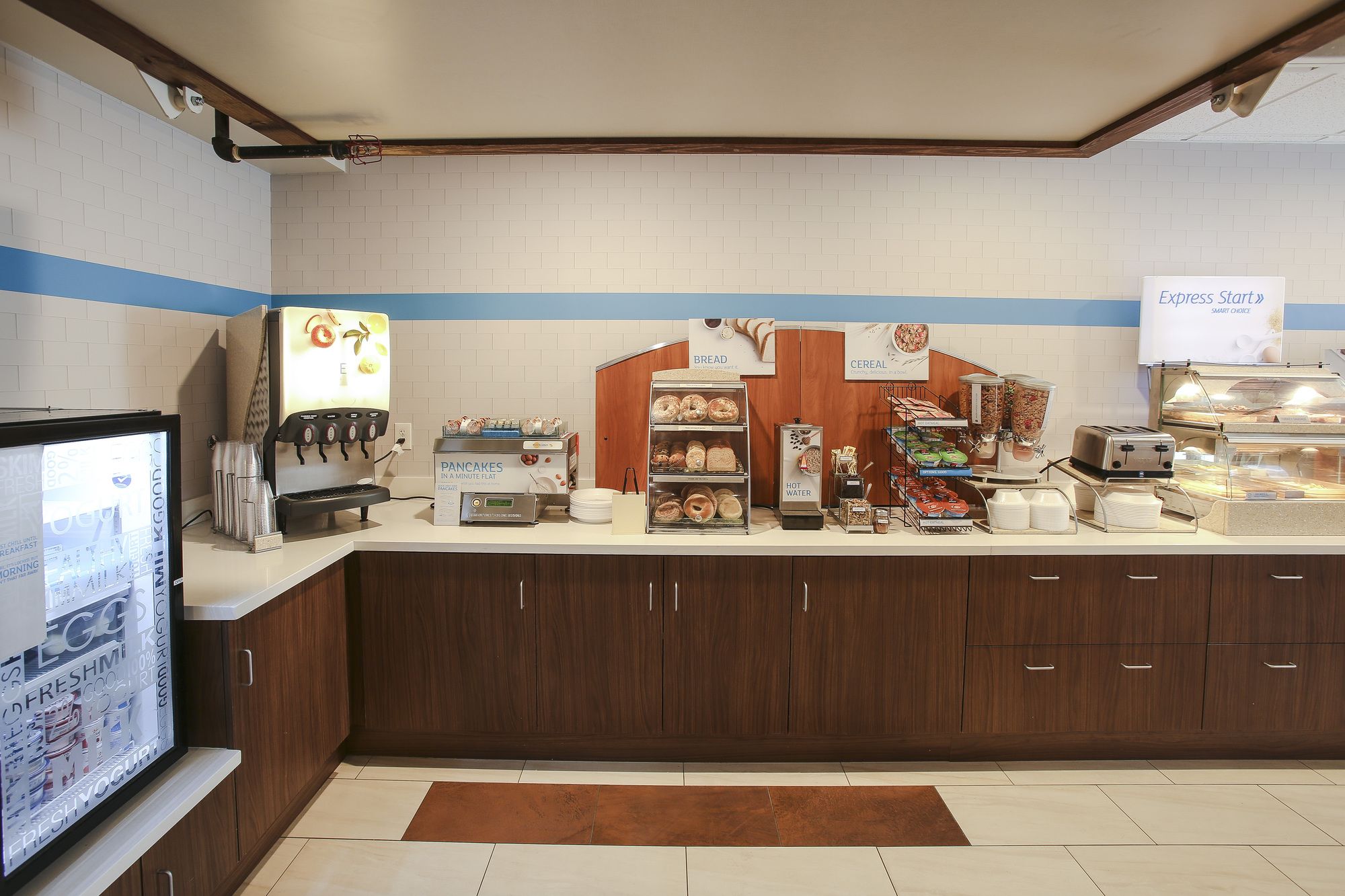Holiday Inn Express & Suites Phoenix Airport