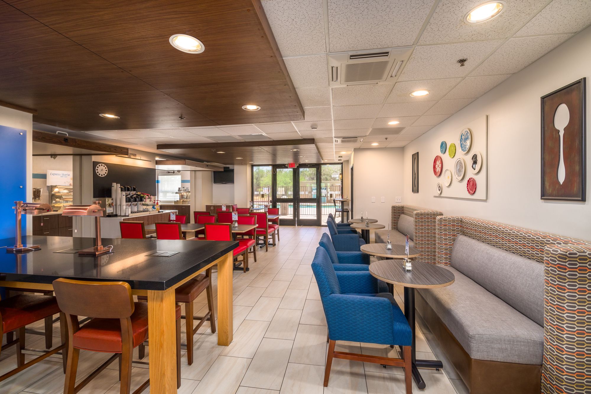 Holiday Inn Express & Suites Phoenix Airport