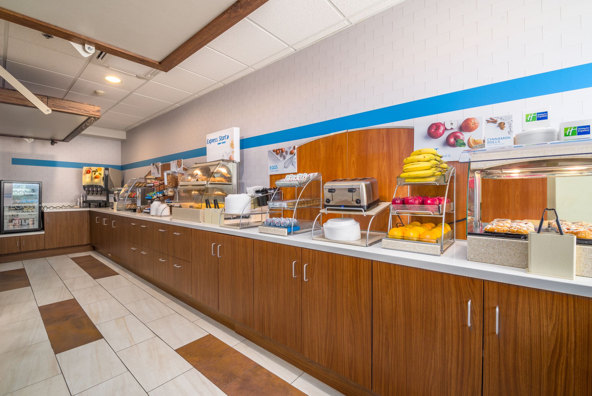 Holiday Inn Express & Suites Phoenix Airport