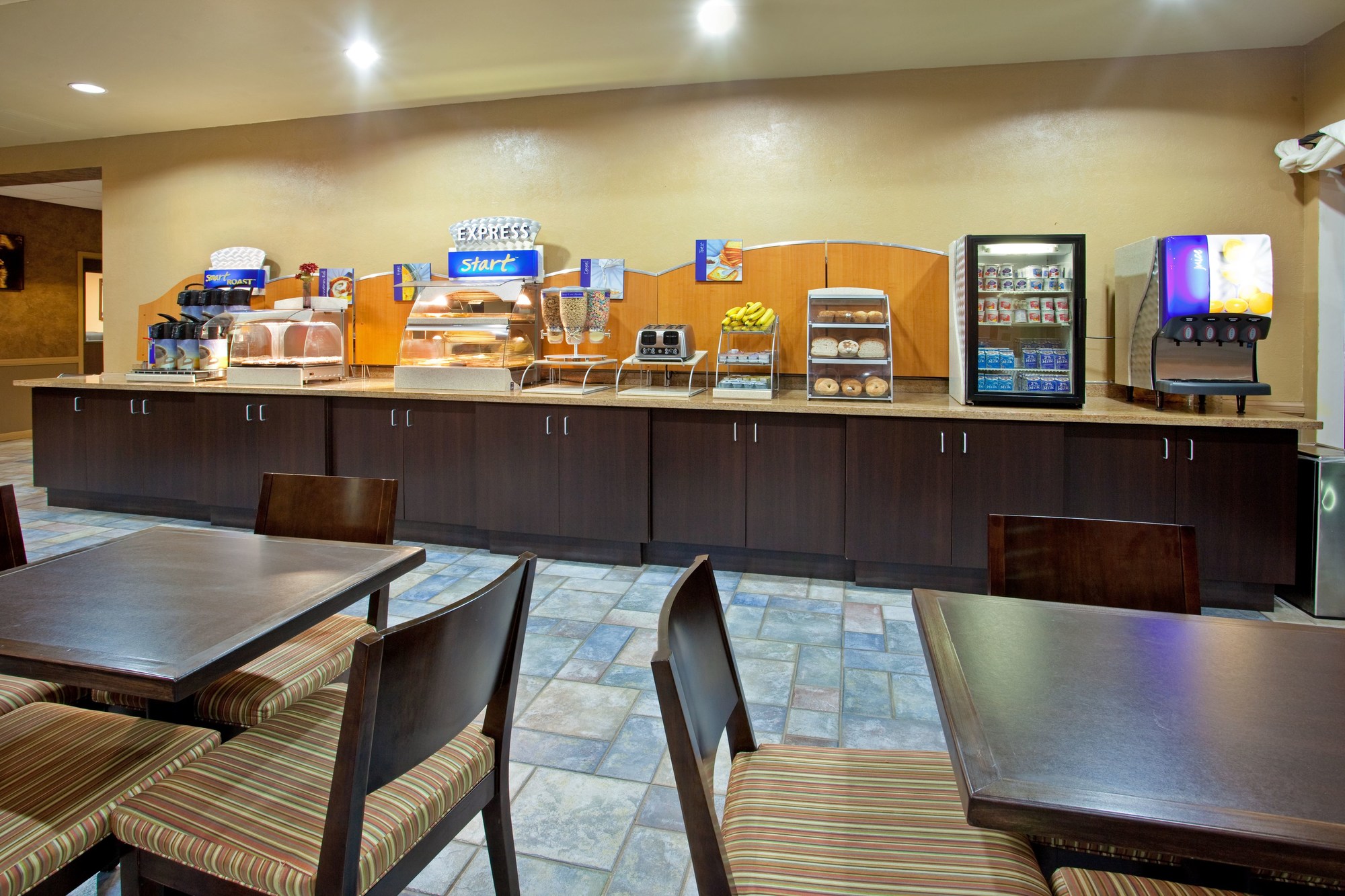 Holiday Inn Express & Suites Phoenix/Chandler (Ahwatukee)