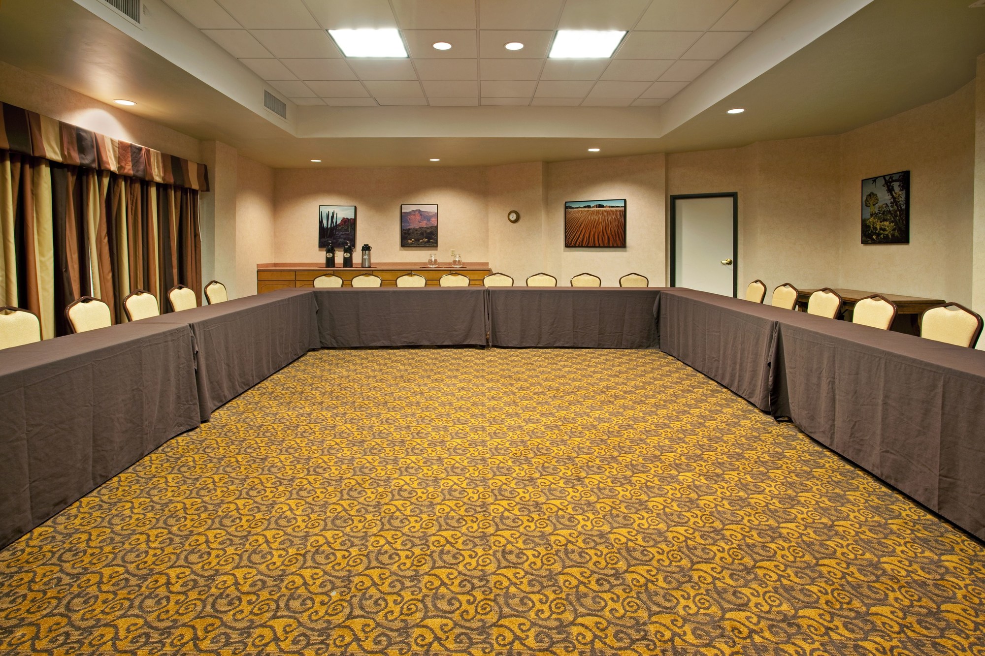 Holiday Inn Express & Suites Phoenix/Chandler (Ahwatukee)