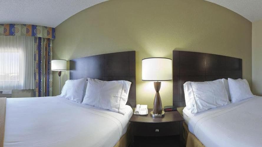 Holiday Inn Express & Suites Phoenix/Chandler (Ahwatukee)