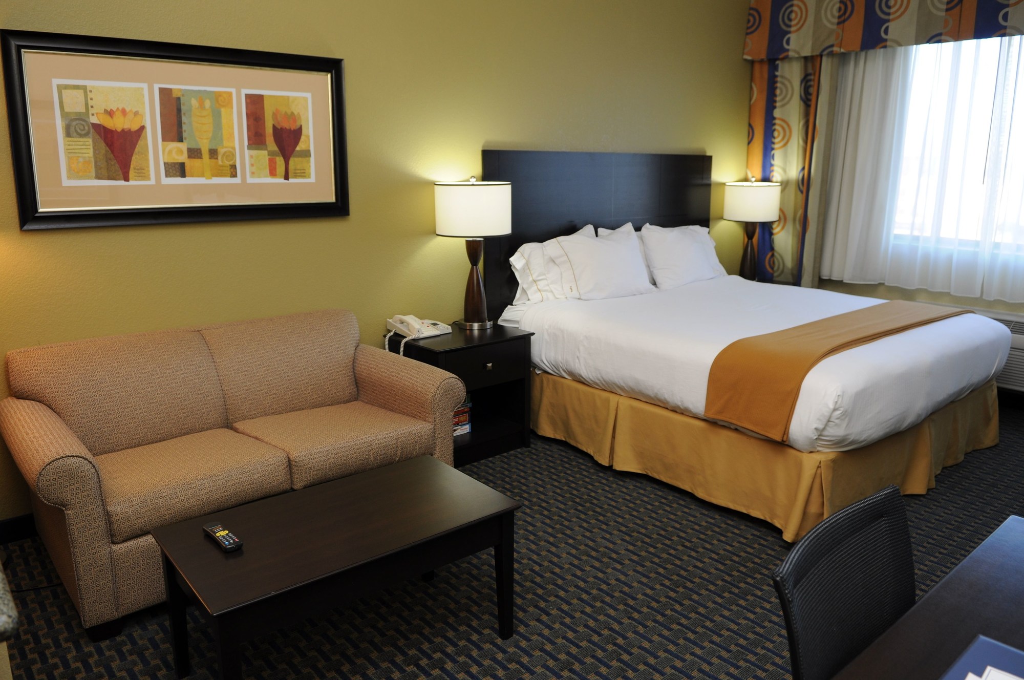 Holiday Inn Express & Suites Phoenix/Chandler (Ahwatukee)