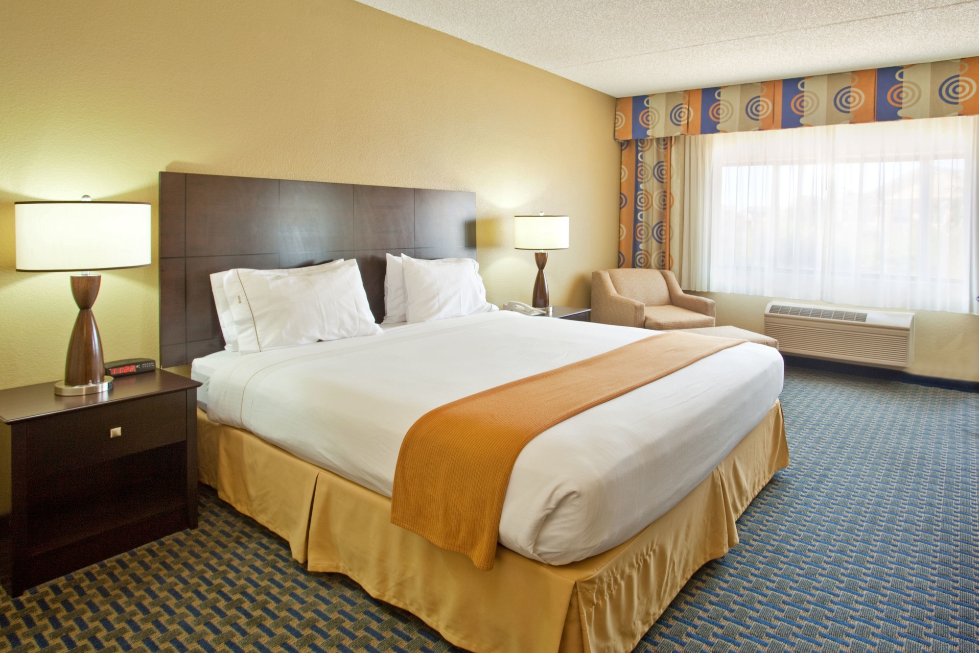 Holiday Inn Express & Suites Phoenix/Chandler (Ahwatukee)