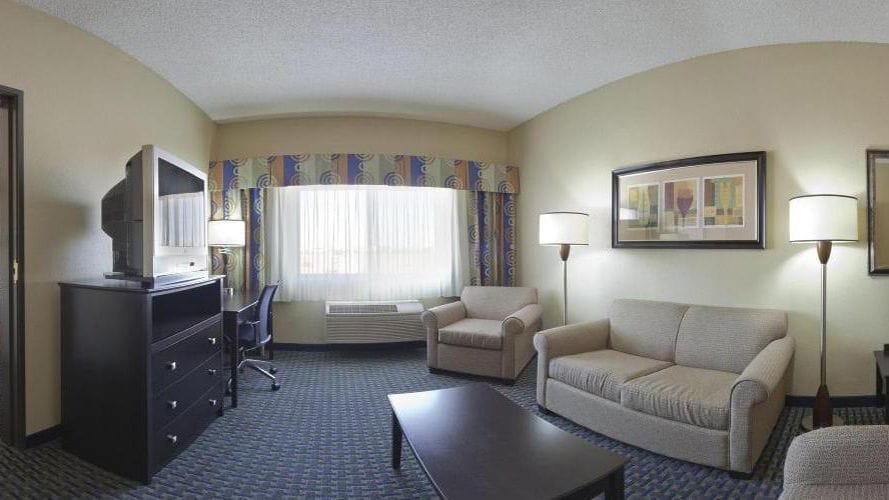Holiday Inn Express & Suites Phoenix/Chandler (Ahwatukee)