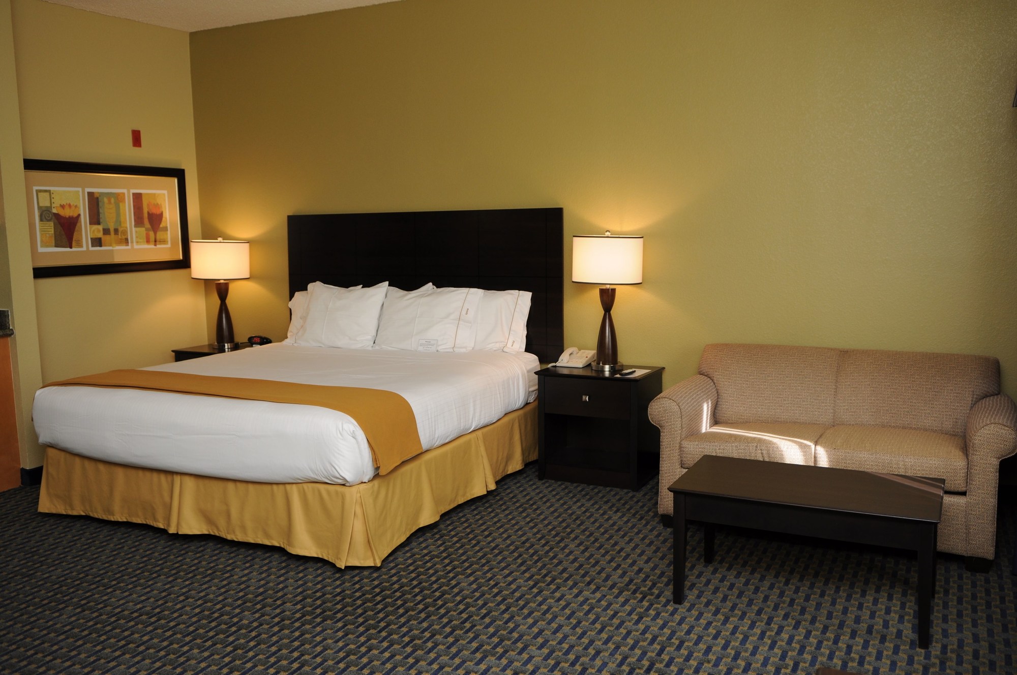 Holiday Inn Express & Suites Phoenix/Chandler (Ahwatukee)