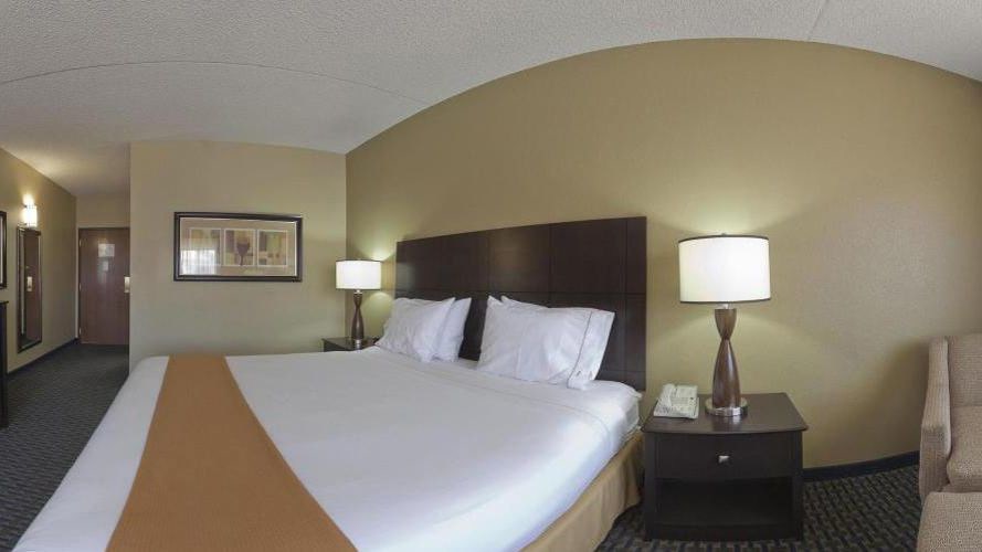 Holiday Inn Express & Suites Phoenix/Chandler (Ahwatukee)
