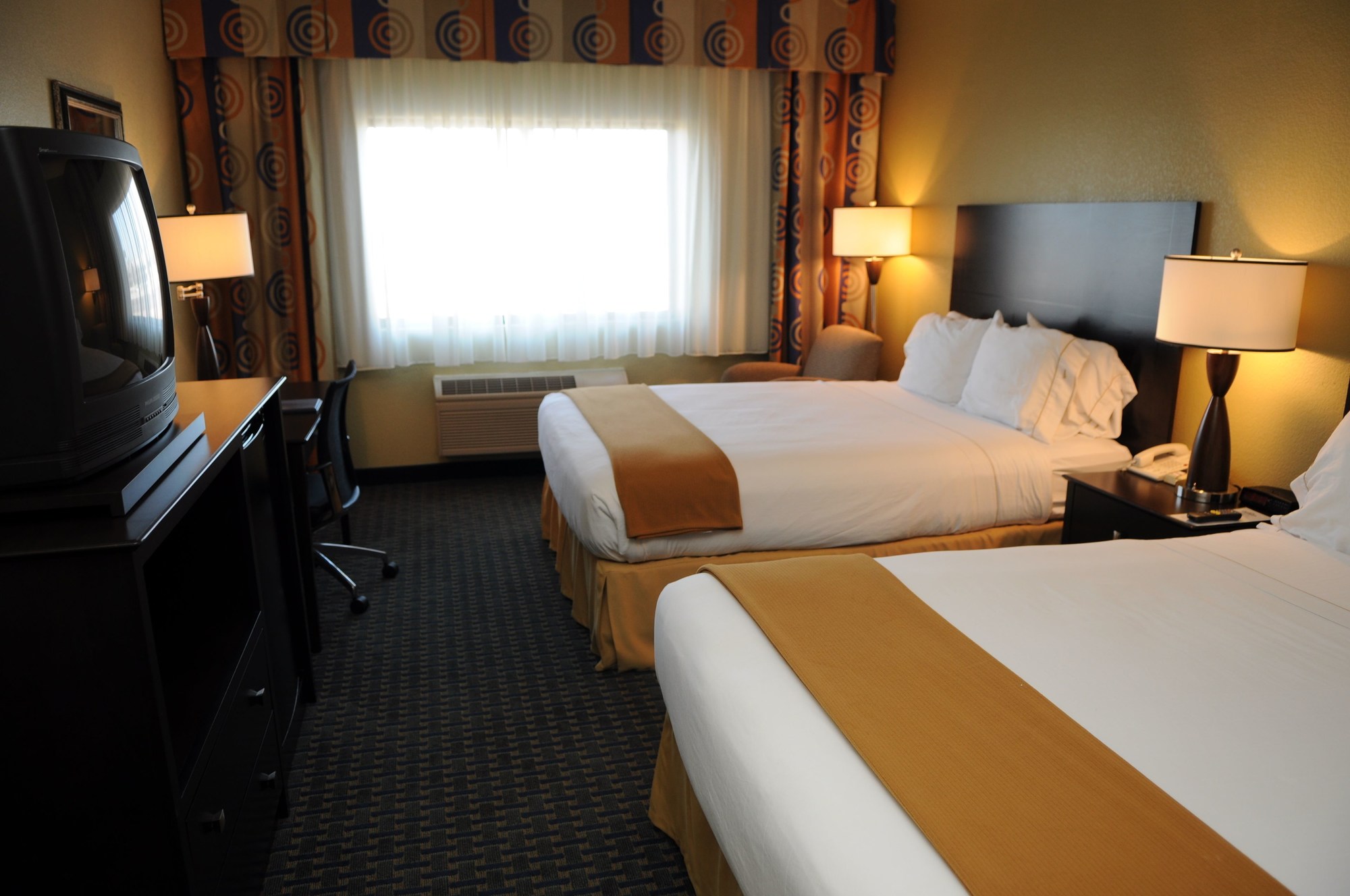 Holiday Inn Express & Suites Phoenix/Chandler (Ahwatukee)