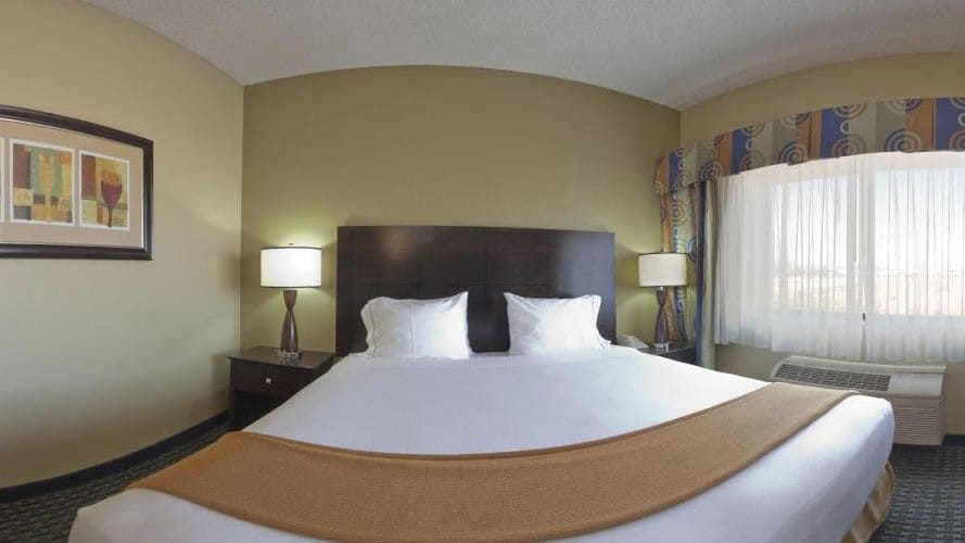 Holiday Inn Express & Suites Phoenix/Chandler (Ahwatukee)