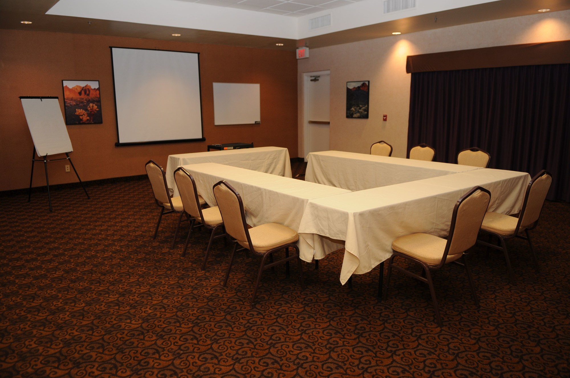 Holiday Inn Express & Suites Phoenix/Chandler (Ahwatukee)