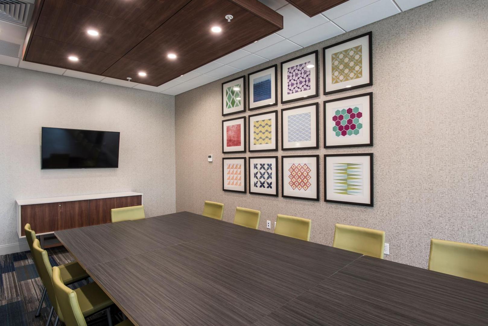 Holiday Inn Express & Suites Phoenix North - Happy Valley
