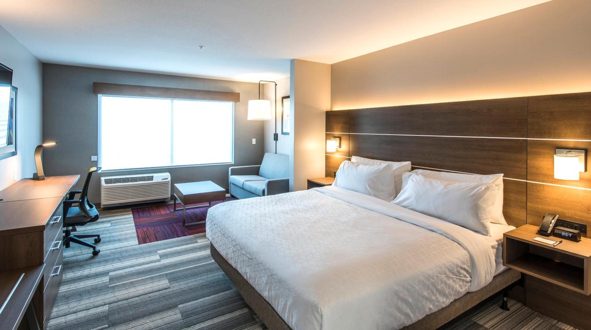 Holiday Inn Express & Suites Phoenix North - Happy Valley