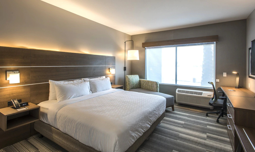 Holiday Inn Express & Suites Phoenix North - Happy Valley