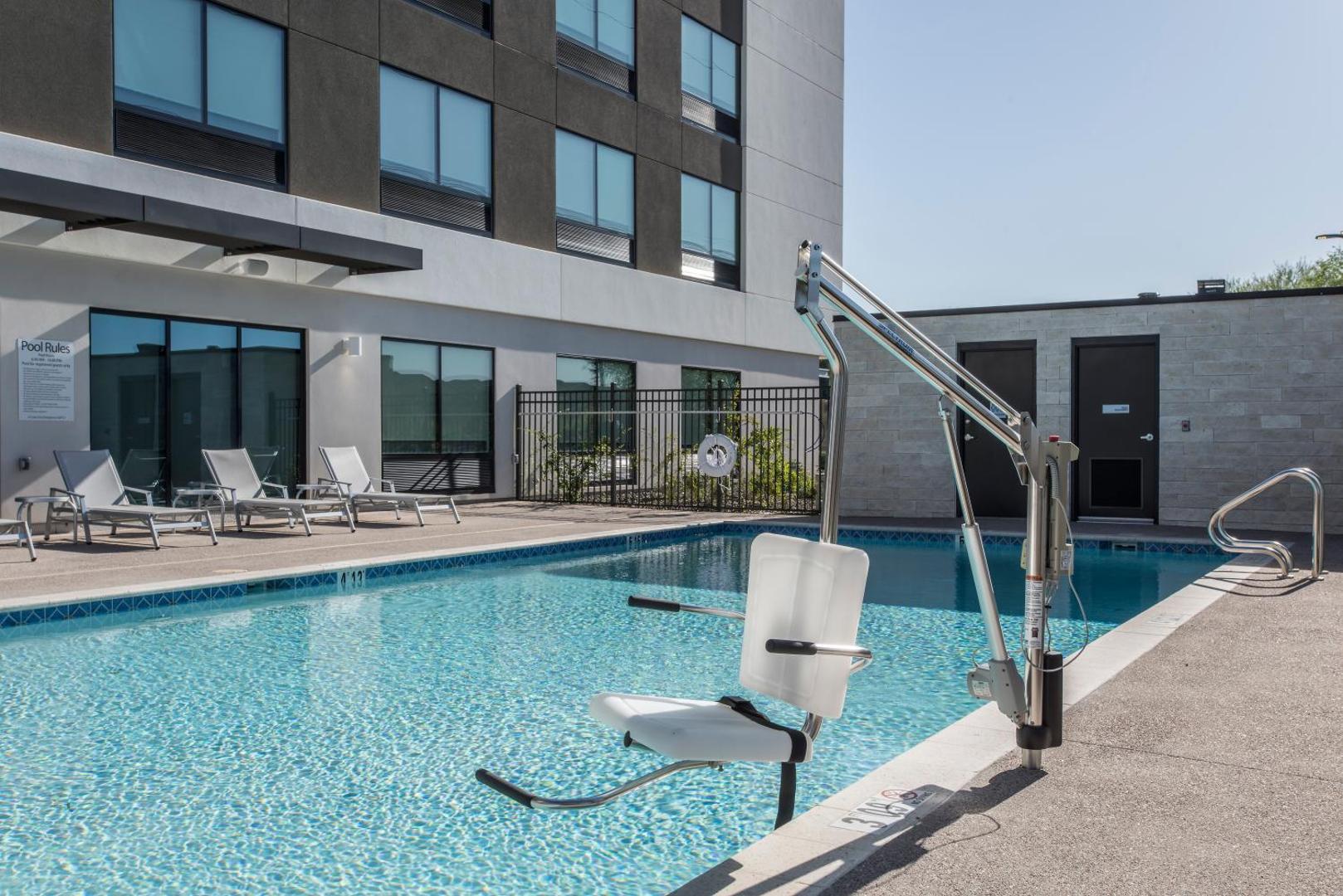 Holiday Inn Express & Suites Phoenix North - Happy Valley