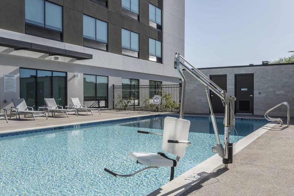 Holiday Inn Express & Suites Phoenix North - Happy Valley