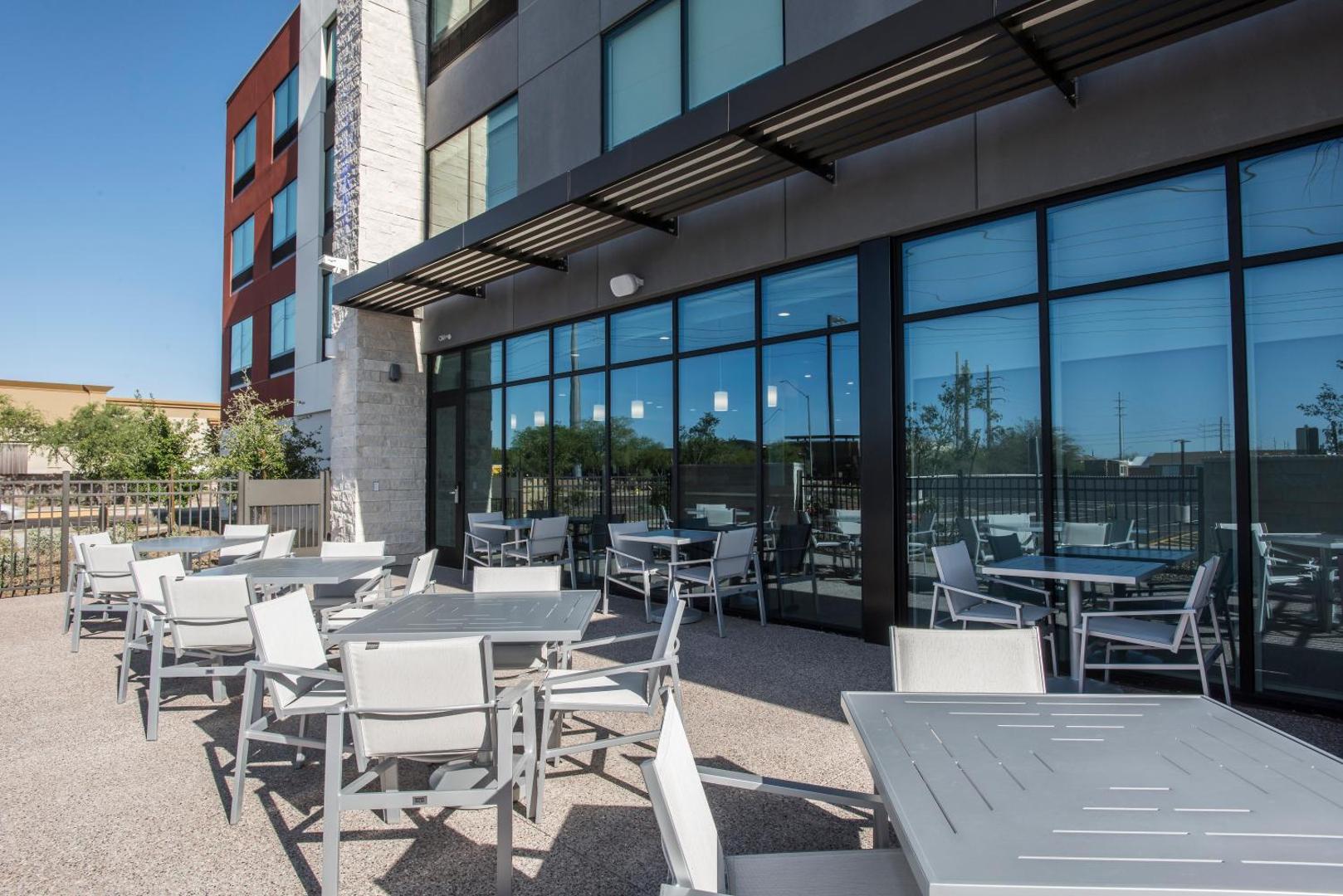 Holiday Inn Express & Suites Phoenix North - Happy Valley