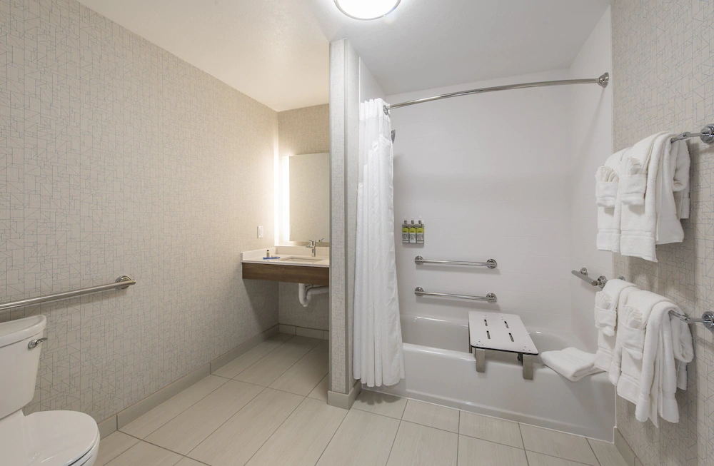 Holiday Inn Express & Suites Phoenix North - Happy Valley