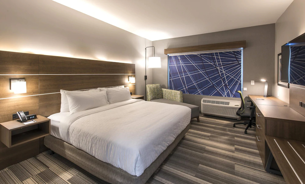 Holiday Inn Express & Suites Phoenix North - Happy Valley