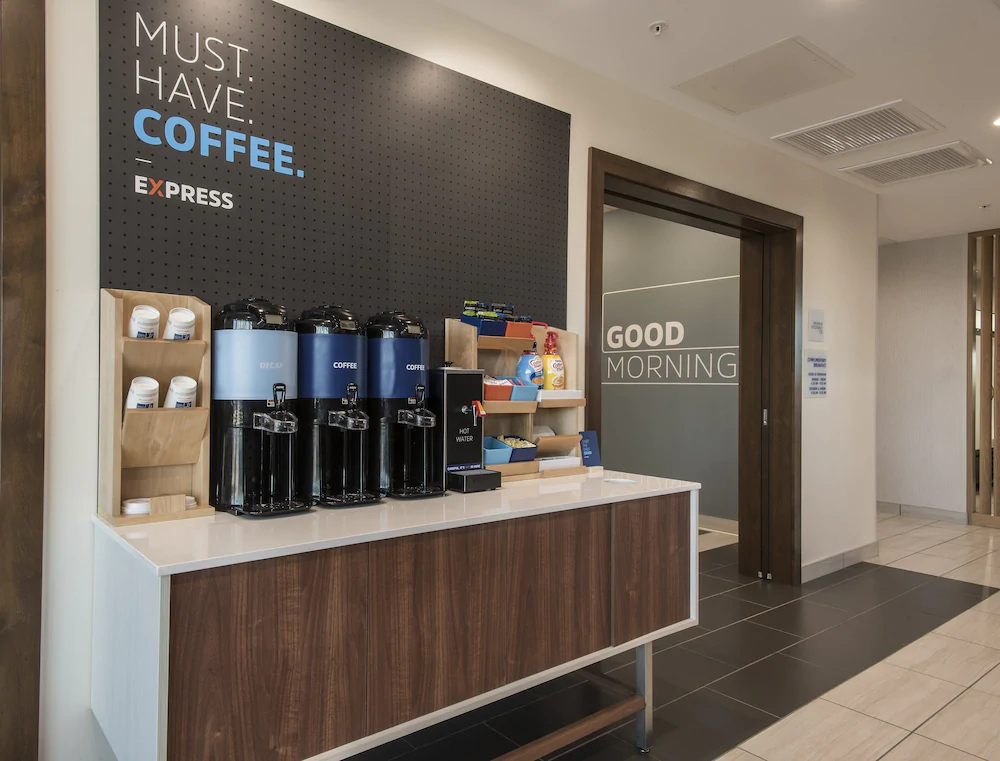 Holiday Inn Express & Suites Phoenix North - Happy Valley