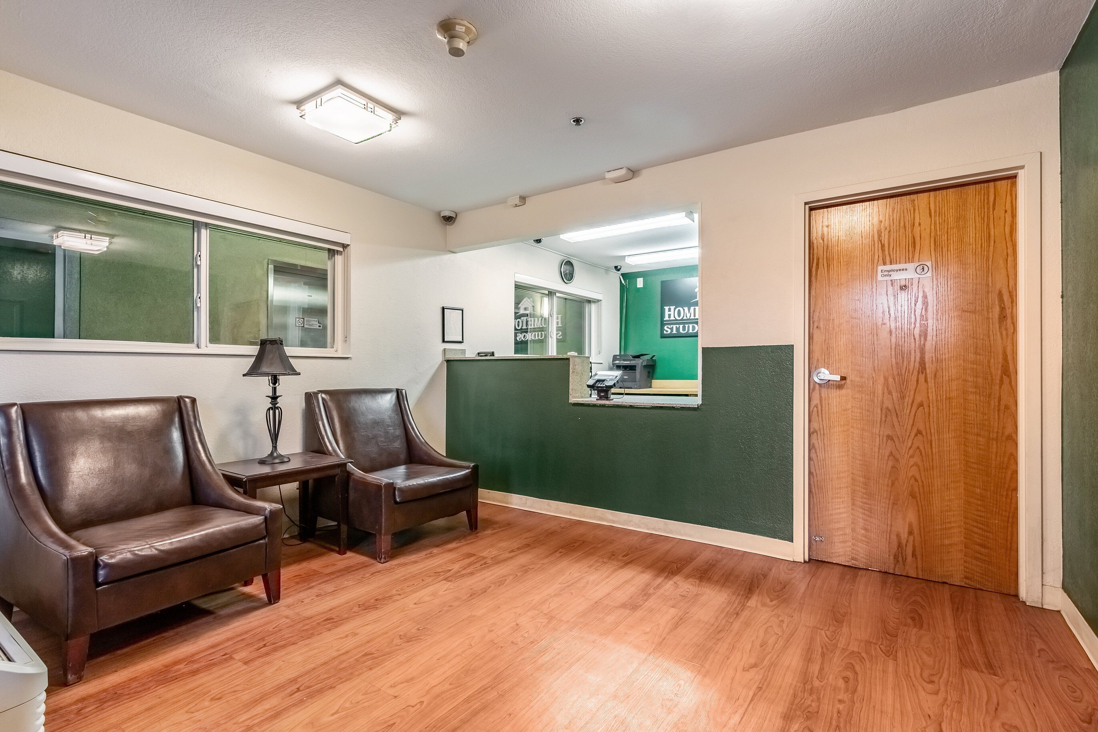 HomeTowne Studios Phoenix - West