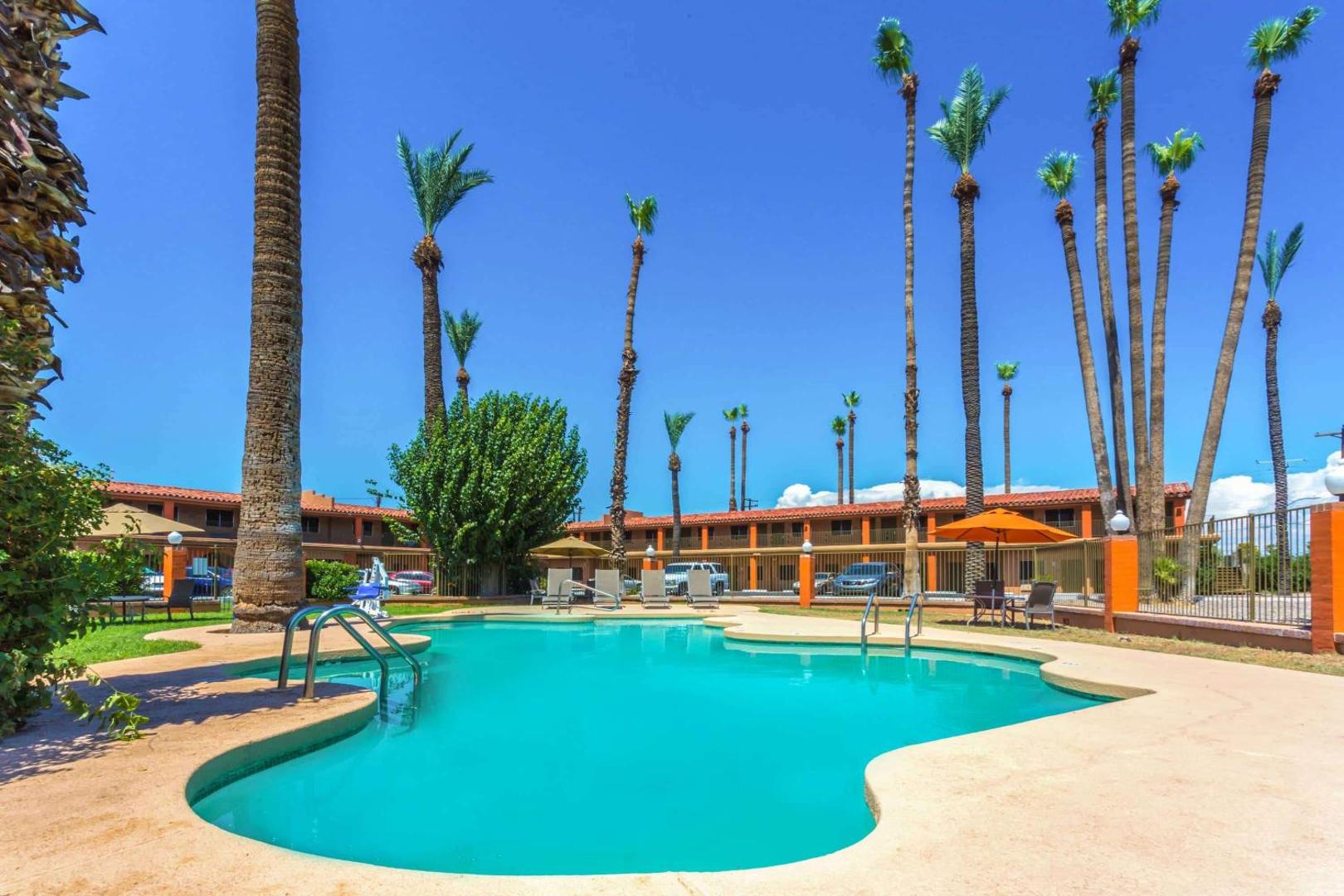 Howard Johnson by Wyndham Phoenix Airport/Downtown Area