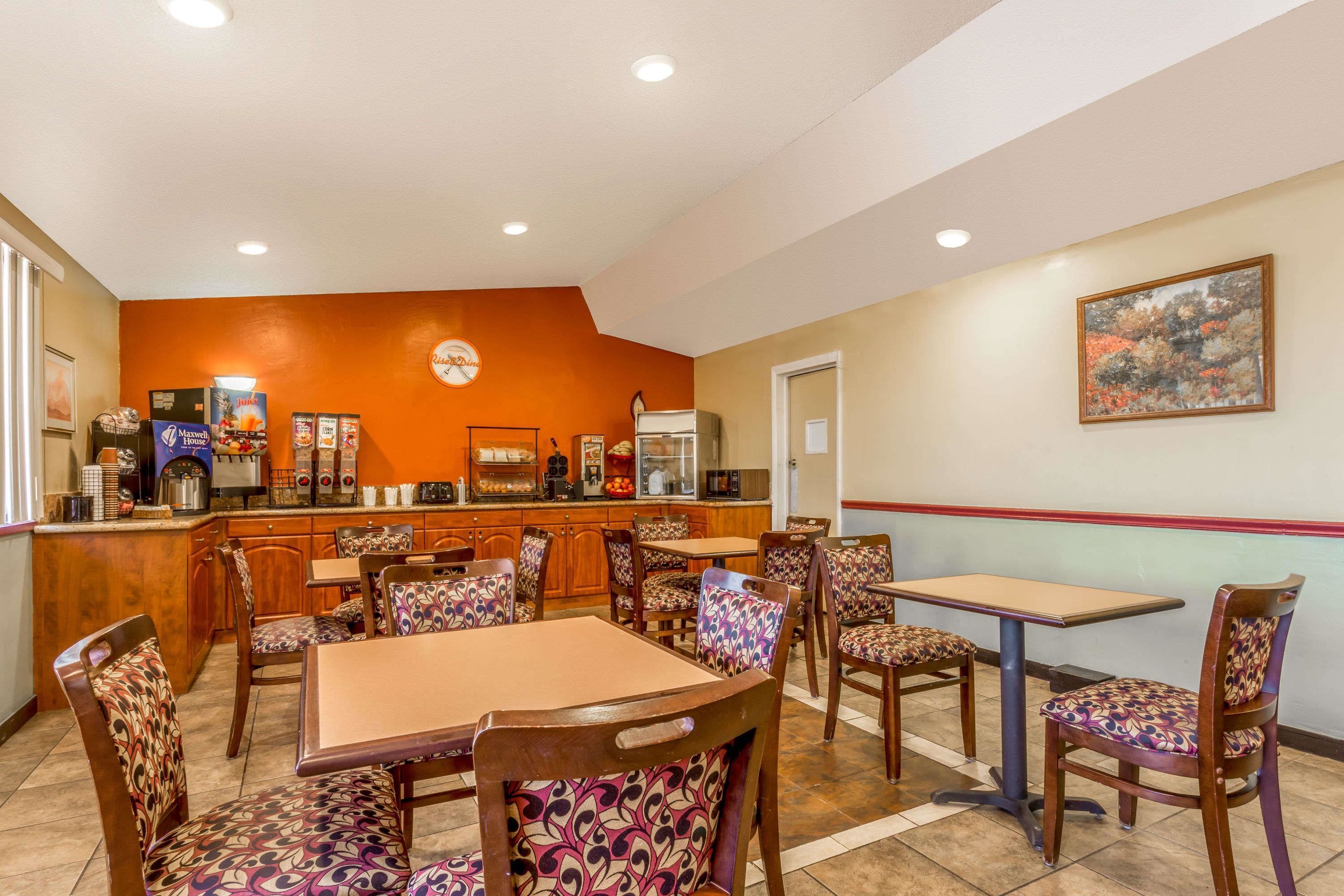 Howard Johnson by Wyndham Phoenix Airport/Downtown Area