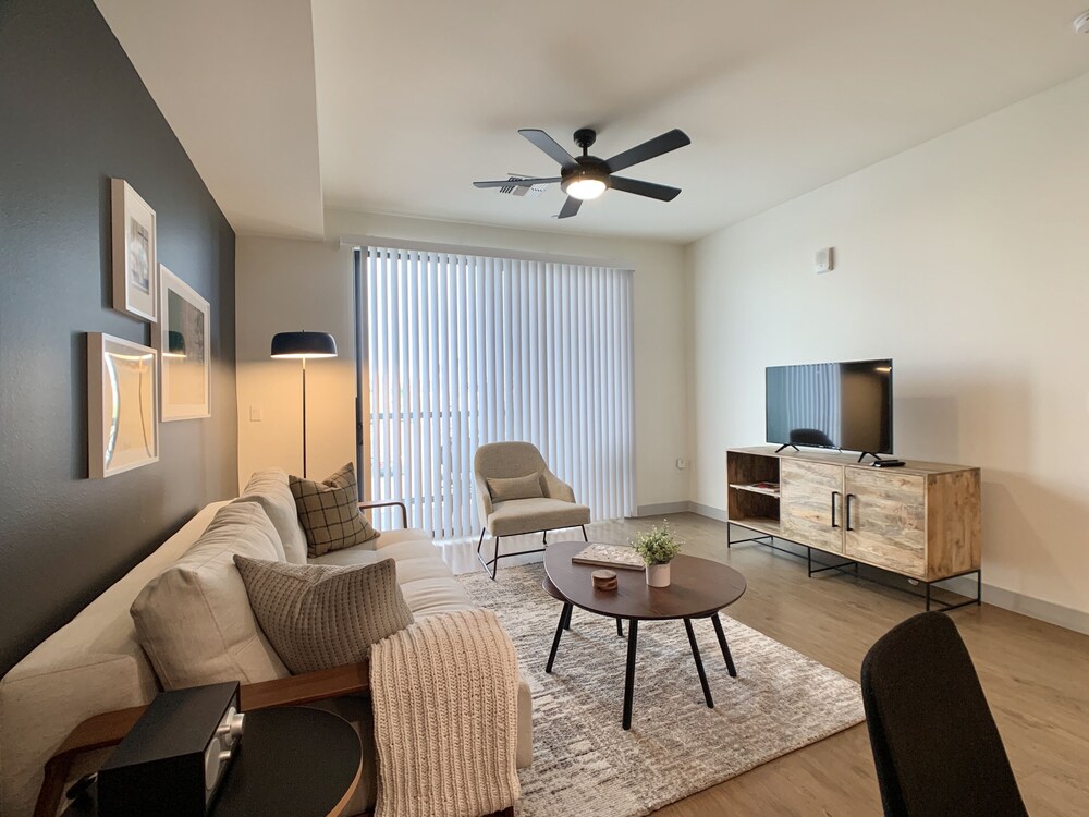 Kasa Phoenix Encanto Village Apartment