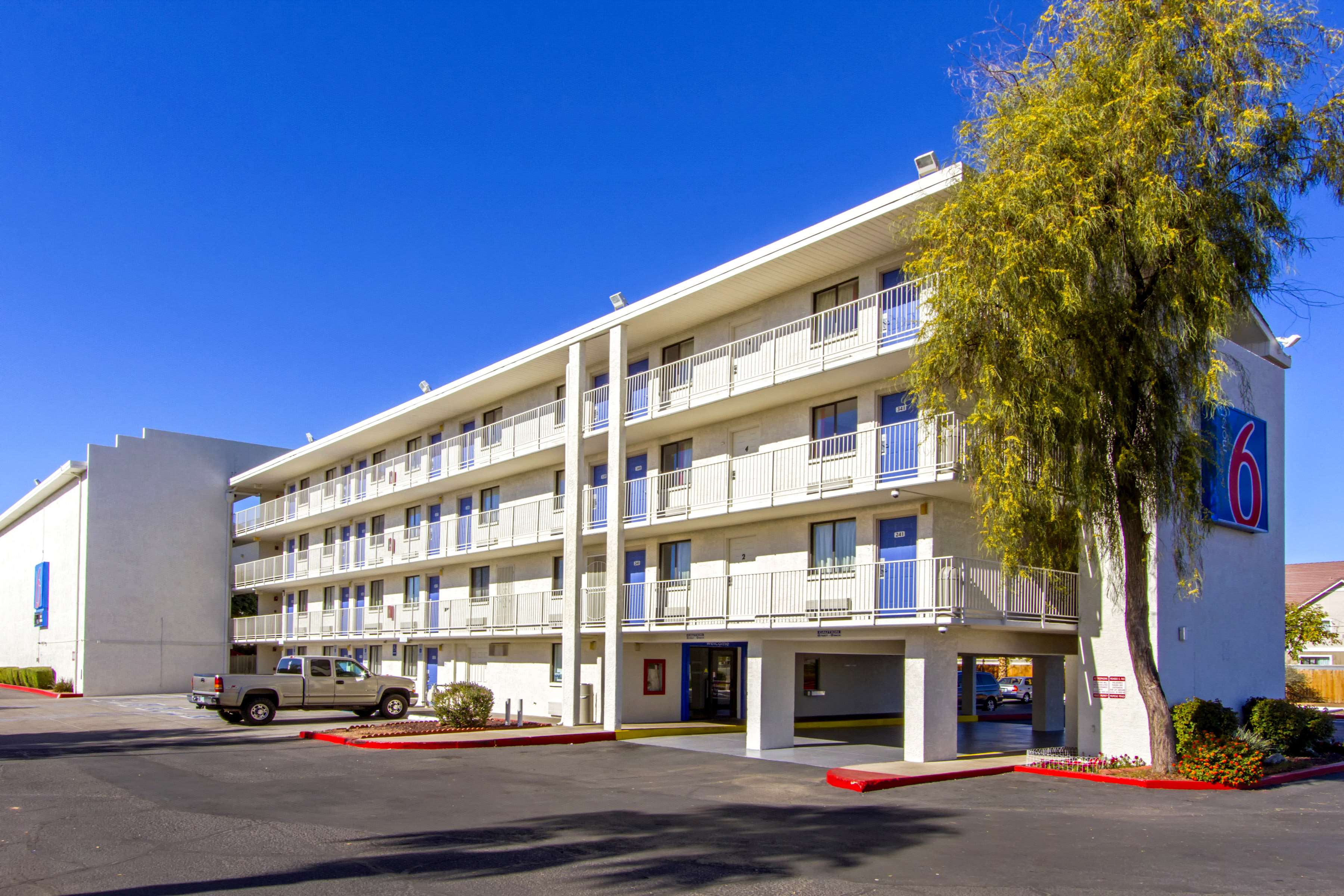 Phoenix Inn