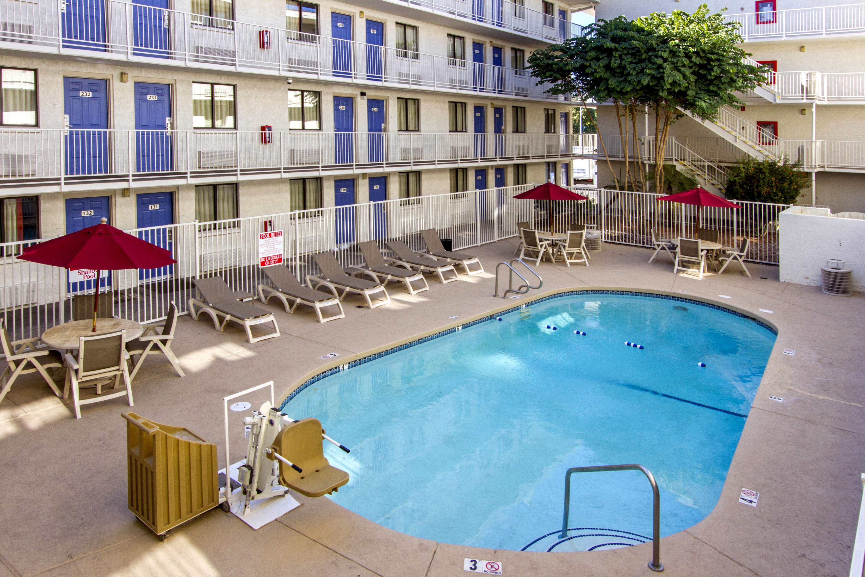 Phoenix Inn