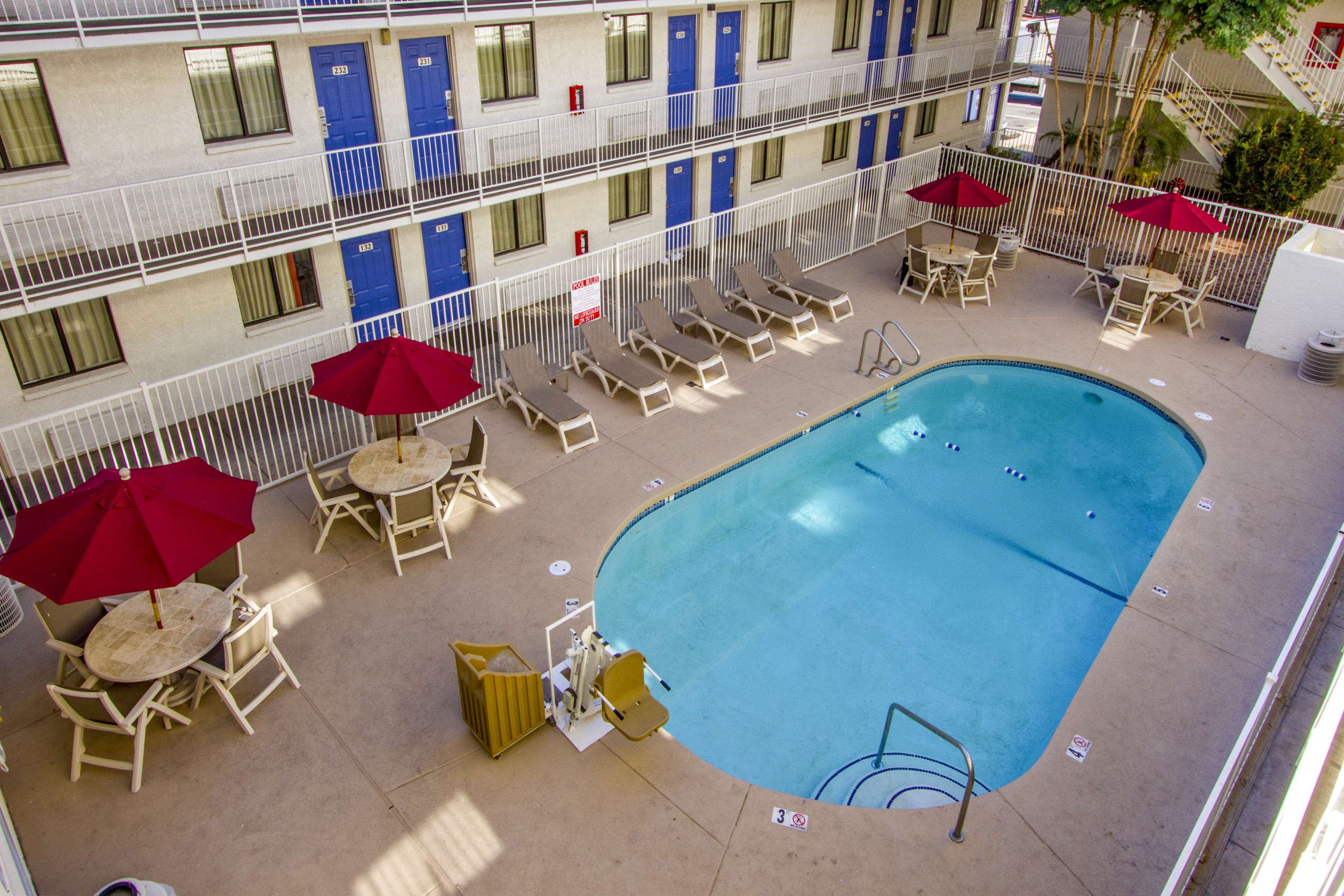 Phoenix Inn