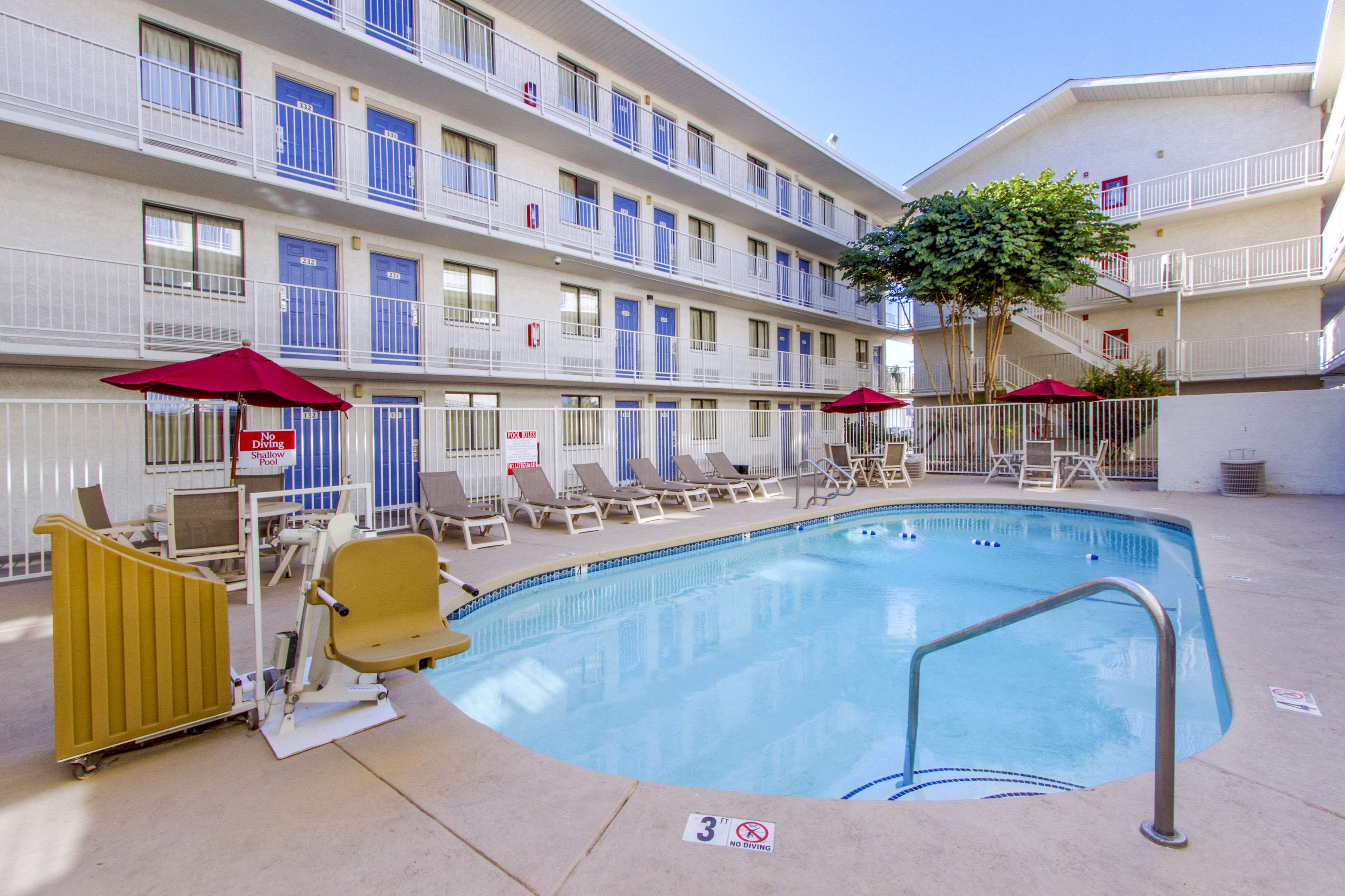 Phoenix Inn
