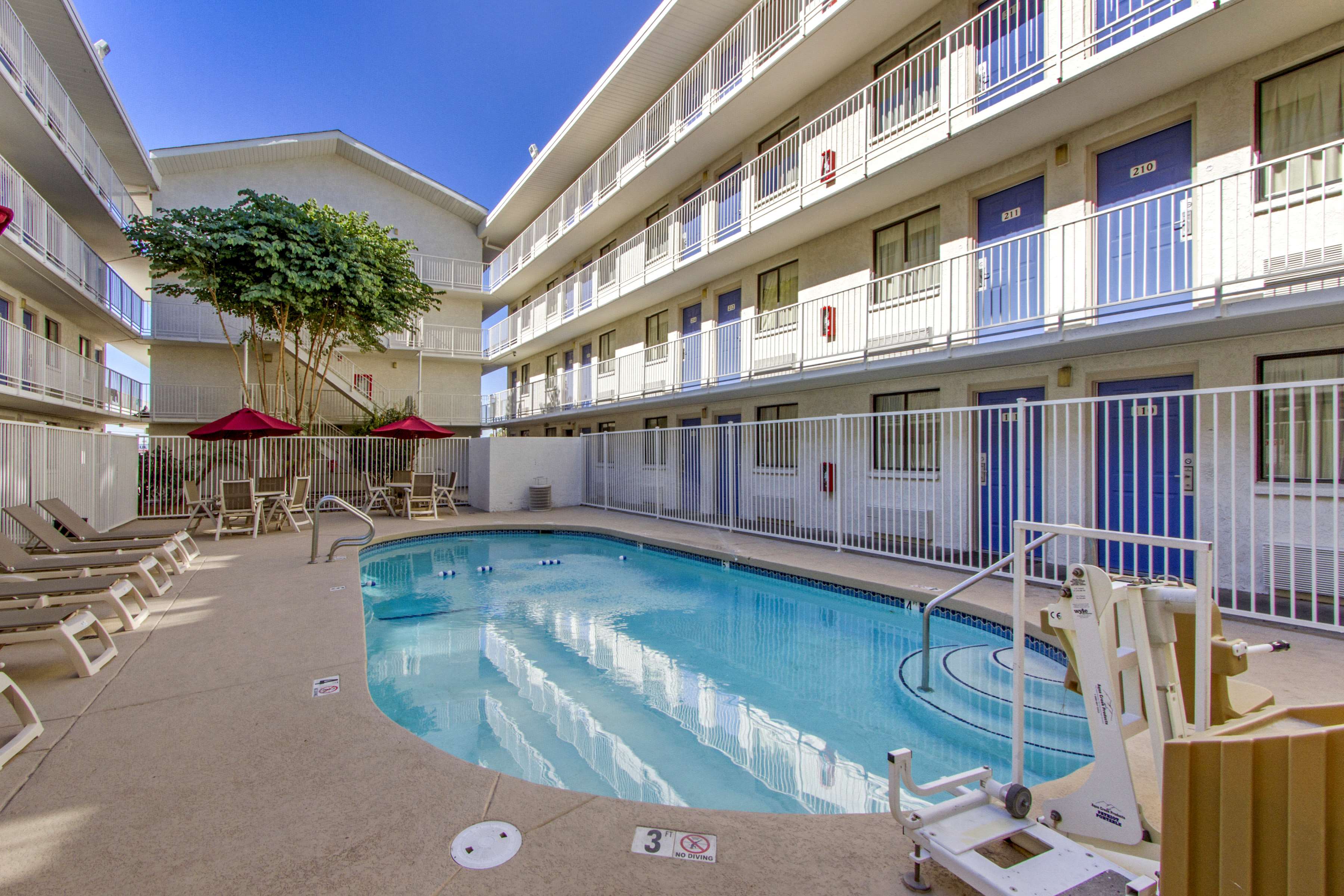 Phoenix Inn
