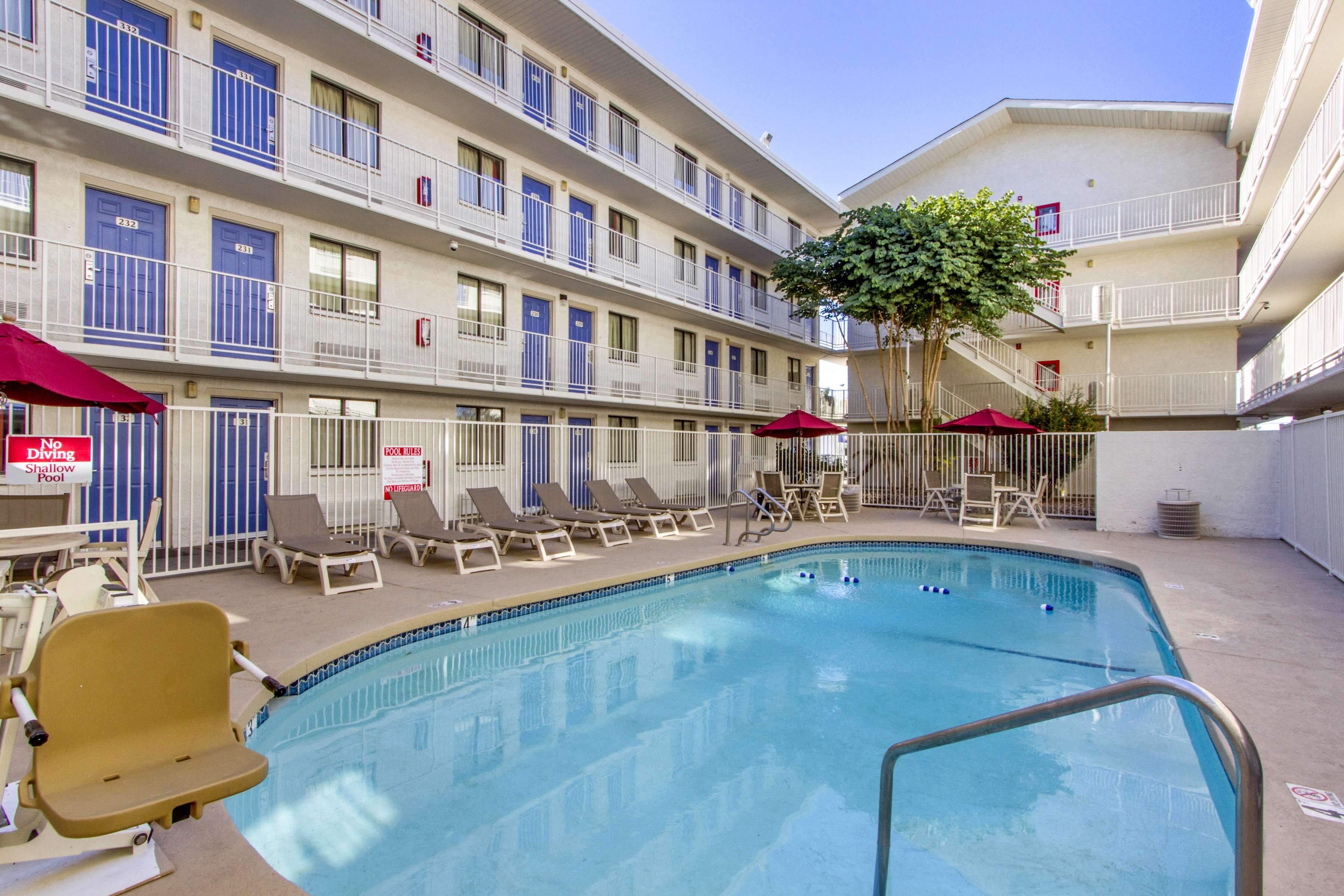 Phoenix Inn